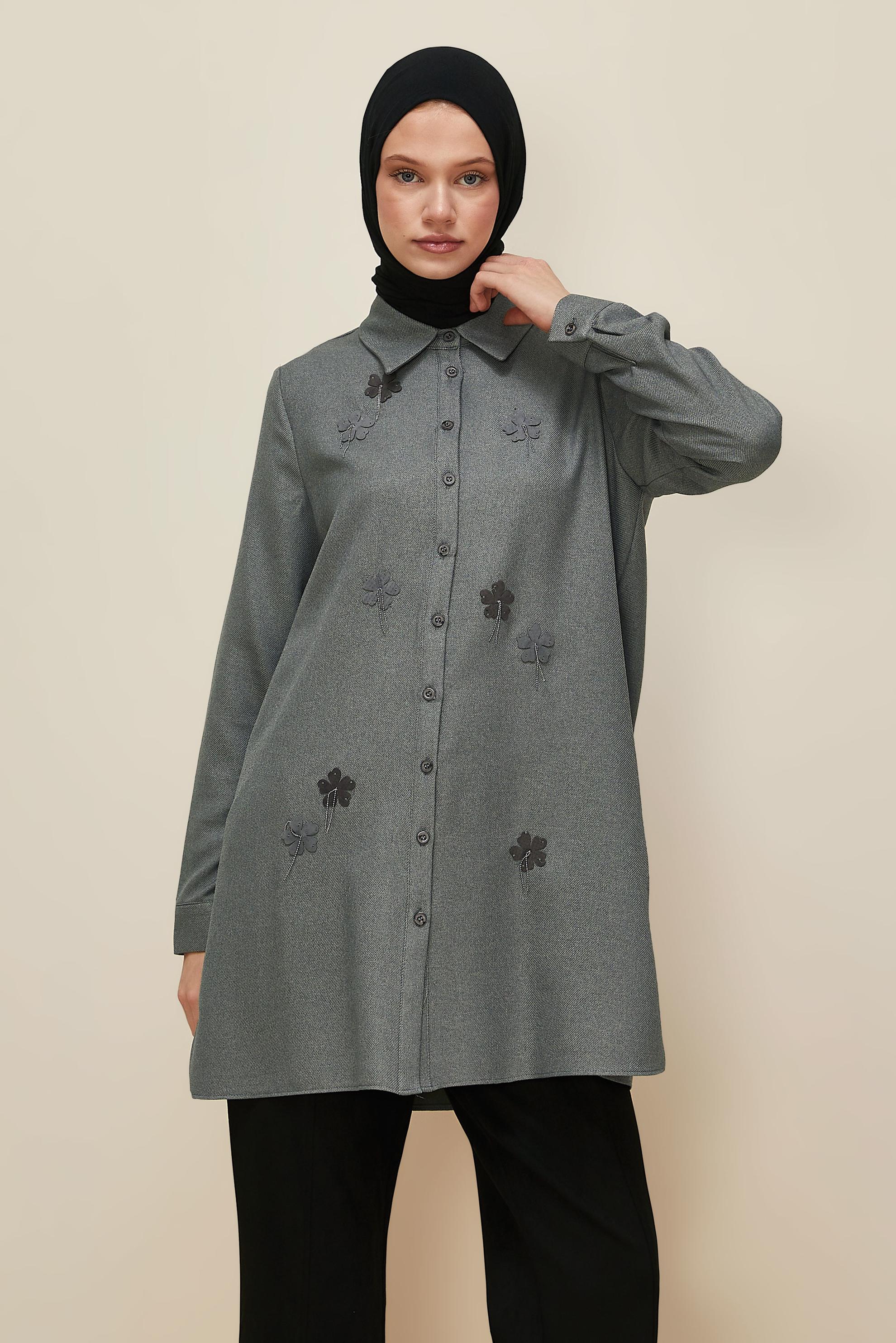 Tesettür giyim GRİ ÇİÇEK DETAYLI TUNİK 45945
