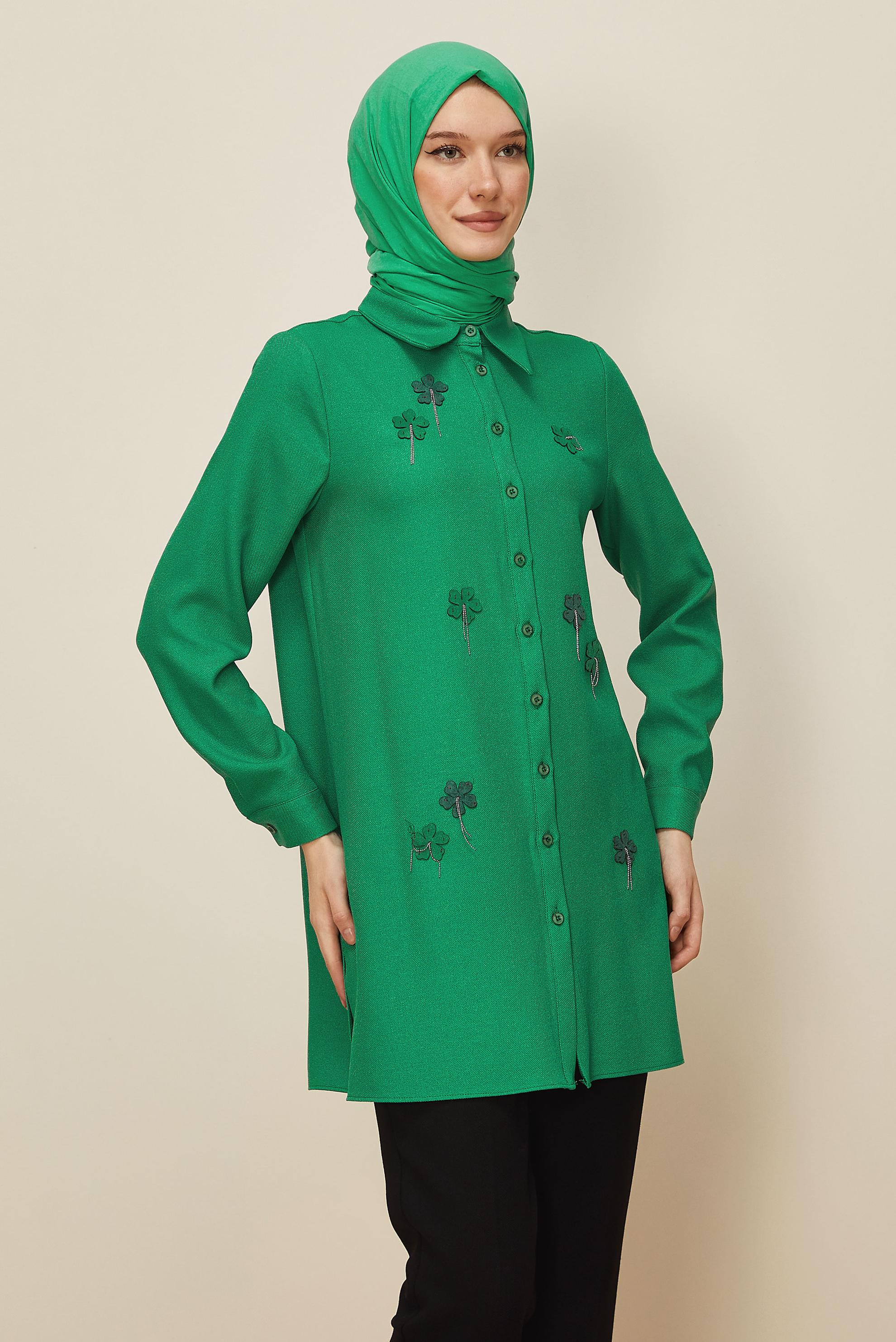 Tesettür giyim YEŞİL ÇİÇEK DETAYLI TUNİK 45945