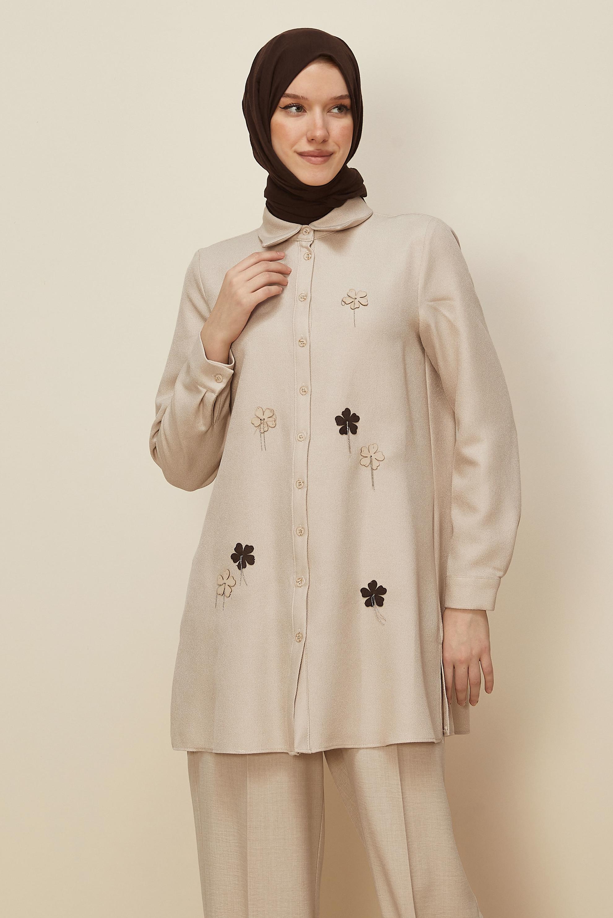 Tesettür giyim EKRU ÇİÇEK DETAYLI TUNİK 45945