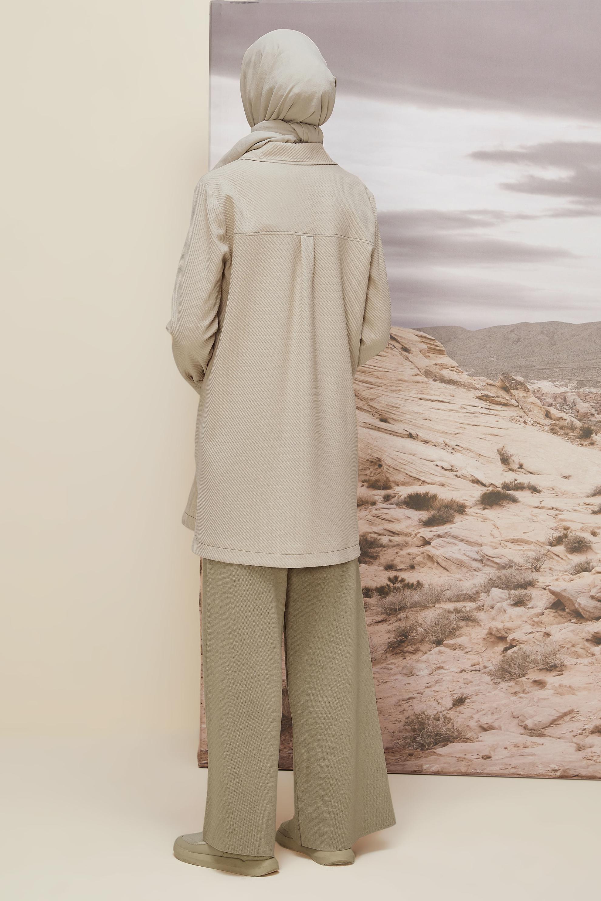 Vêtements hijab BEIGE TUNIQUE AVEC COL CHEMISE 45987