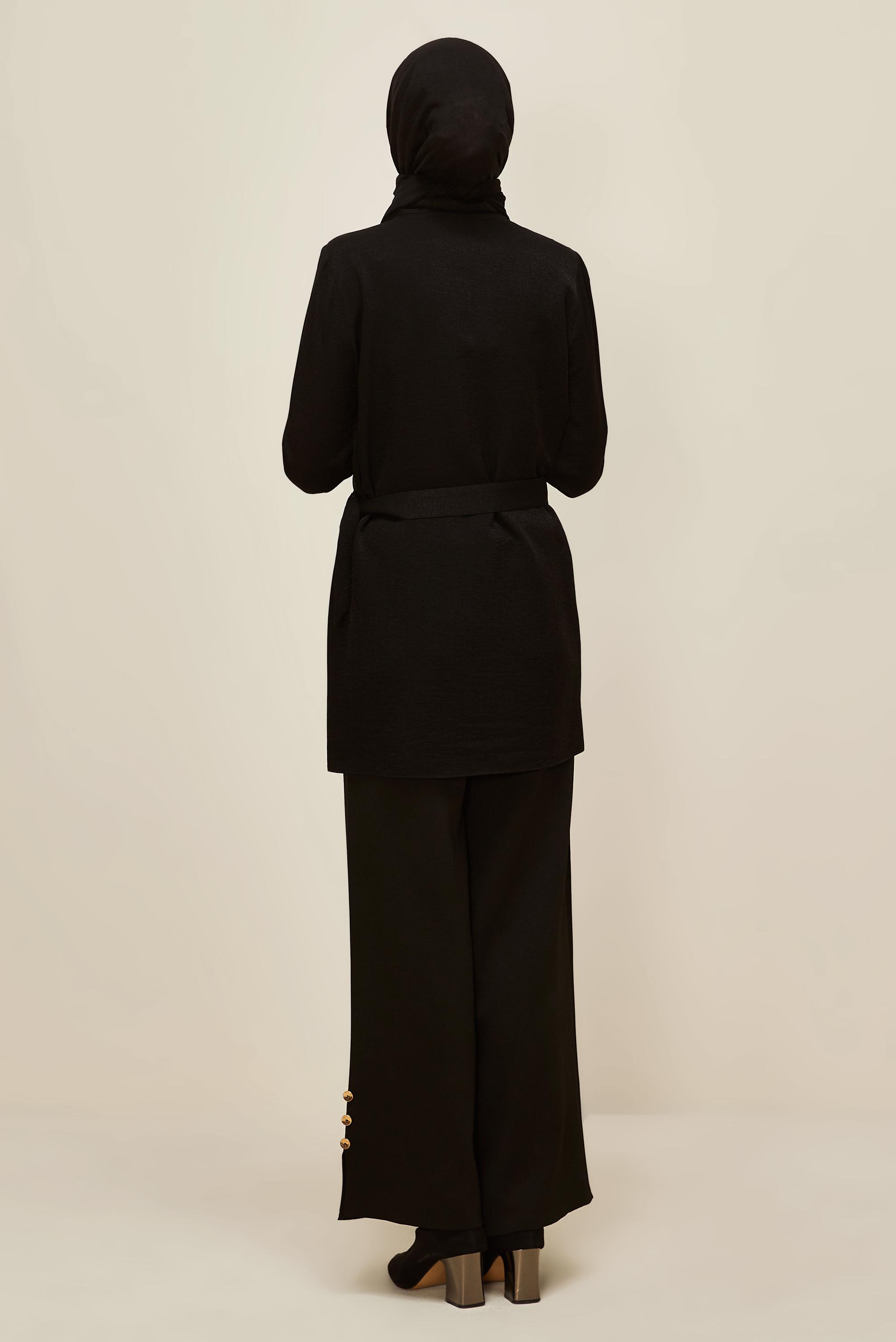 Tesettür giyim SİYAH KEMERLİ BROŞLU TUNİK 46036