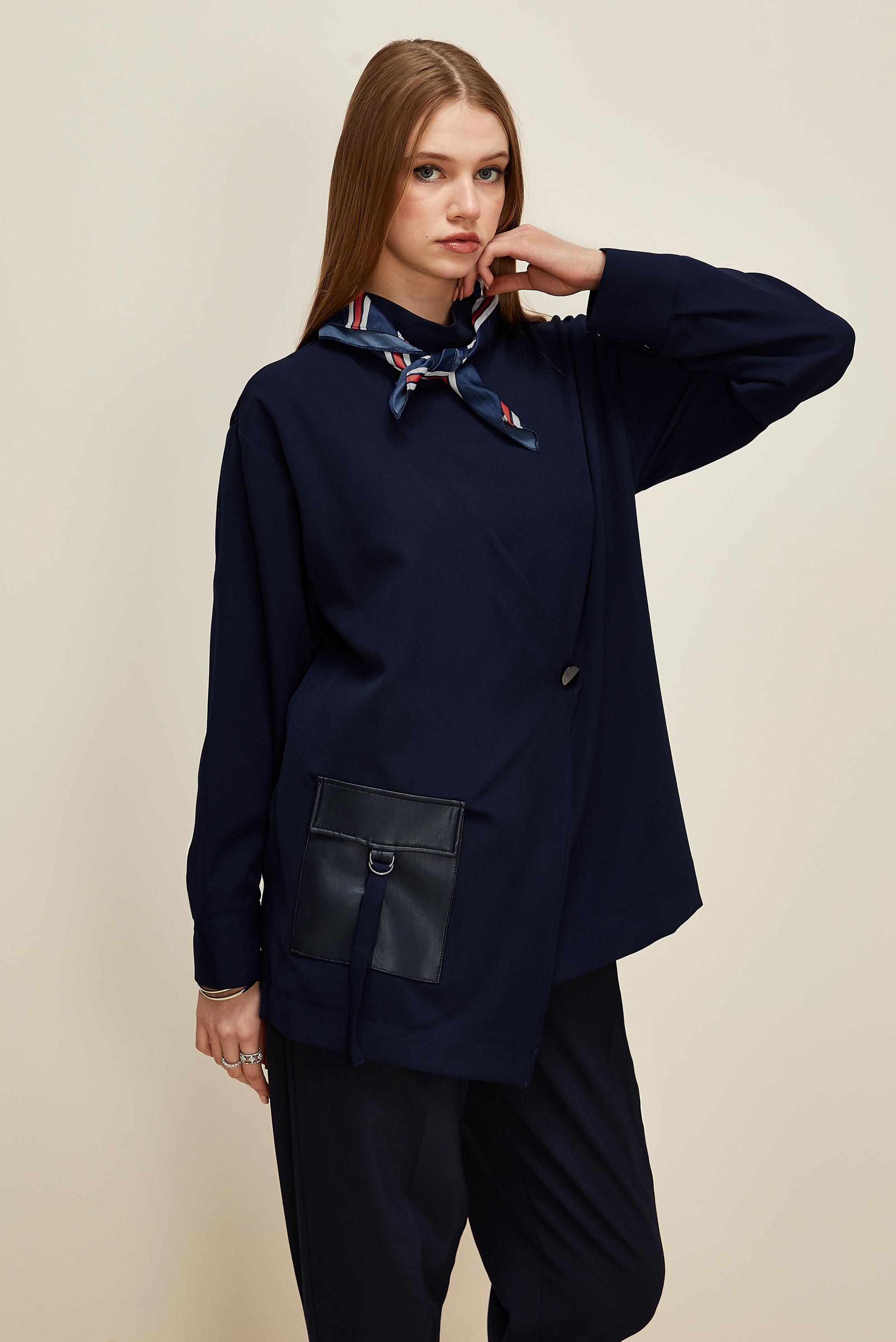 Tesettür giyim LACİVERT SUNİ DERİ CEP DETAYLI TUNİK 46043