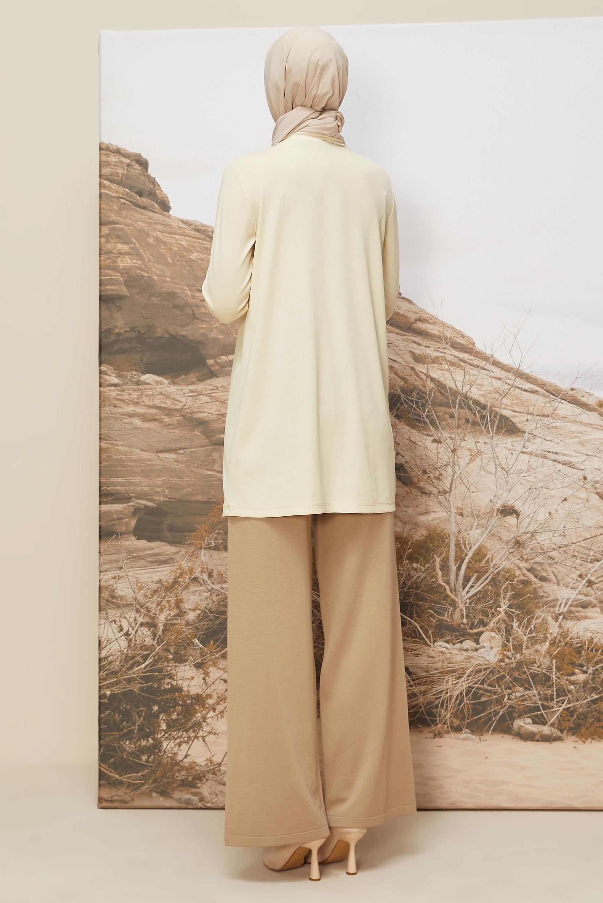 Tesettür giyim BEYAZ DİK YAKA TUNİK 46147