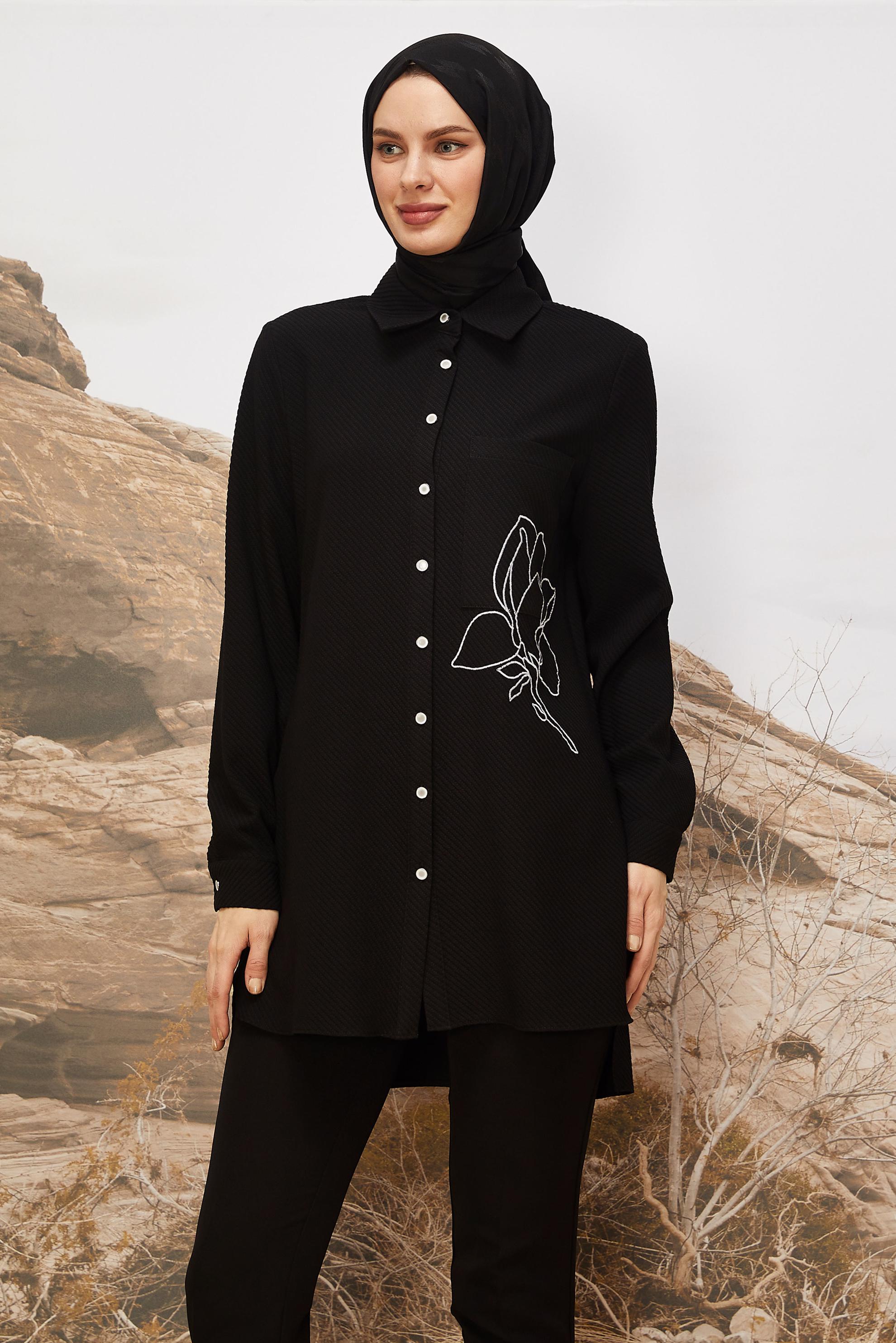 Tesettür giyim SİYAH ÇİÇEK İŞLEMELİ GÖMLEK YAKA TUNİK 46207