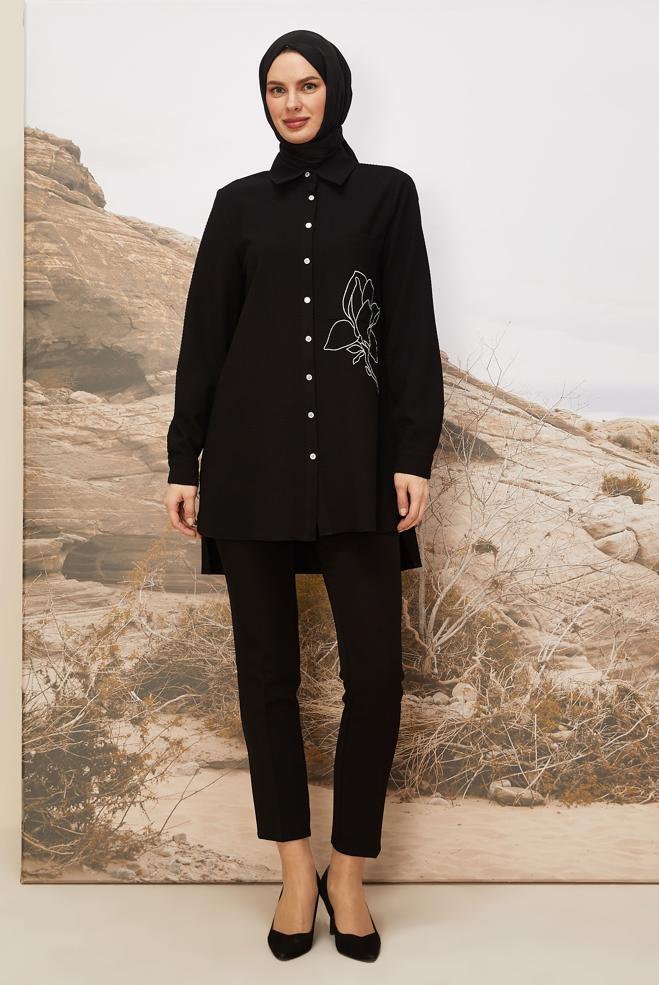Tesettür giyim SİYAH ÇİÇEK İŞLEMELİ GÖMLEK YAKA TUNİK 46207 - ALVİNA