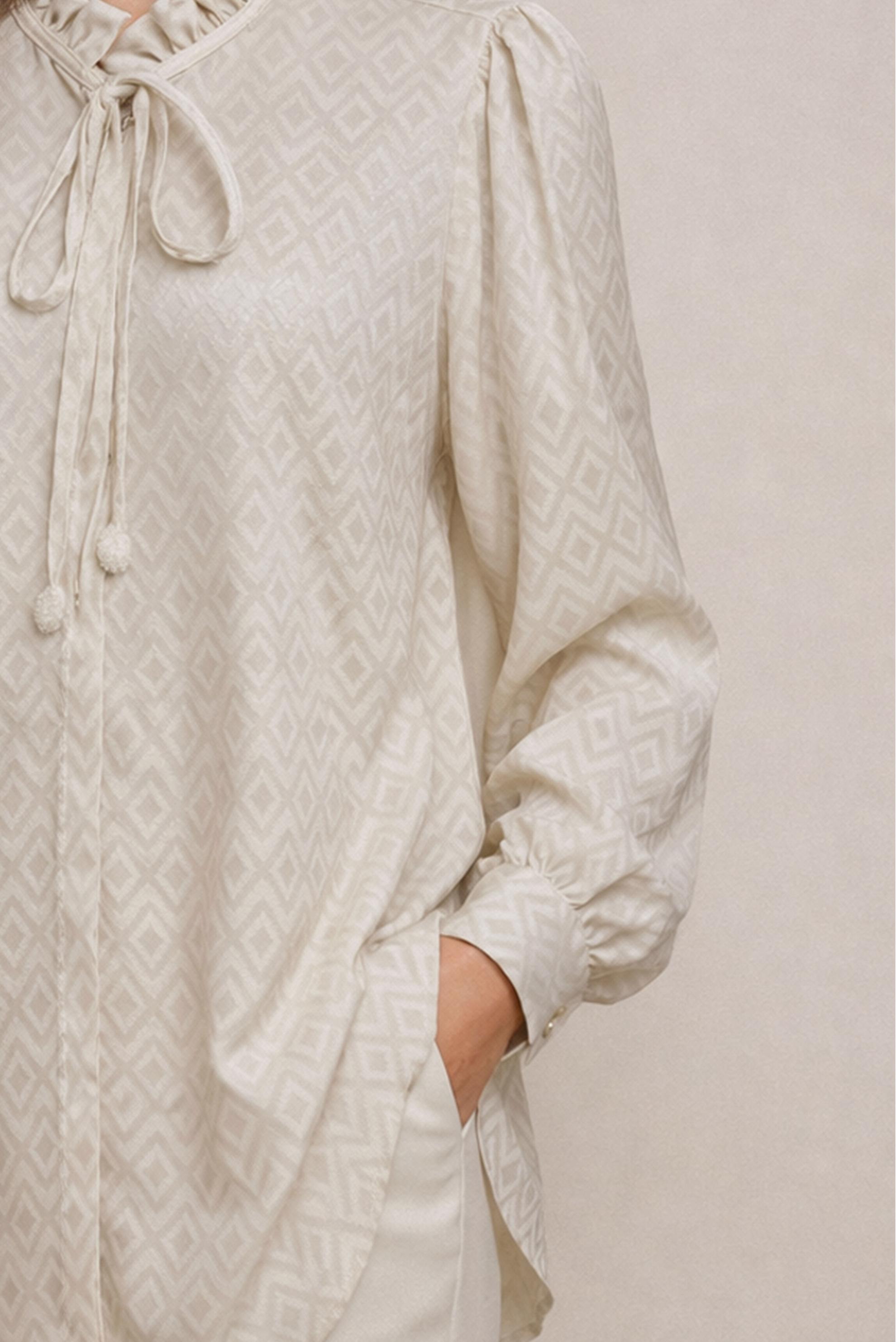 Tesettür giyim EKRU BAĞLAMA DETAYLI JAKAR TUNİK 46227