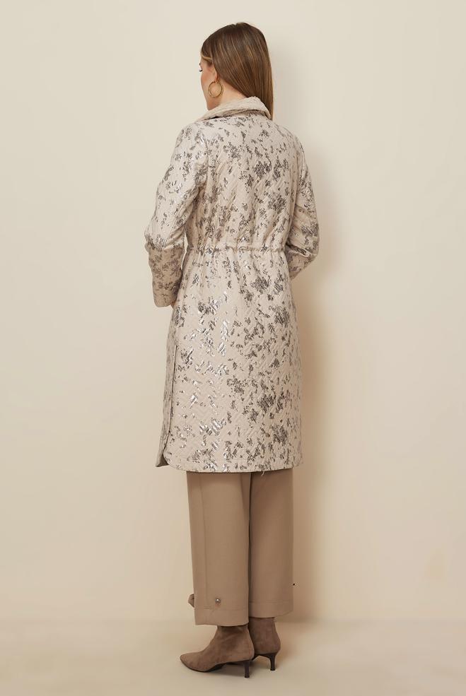 Tesettür giyim BEJ VARAKLI KAPİTONE TRENÇKOT 10989 - ALVİNA