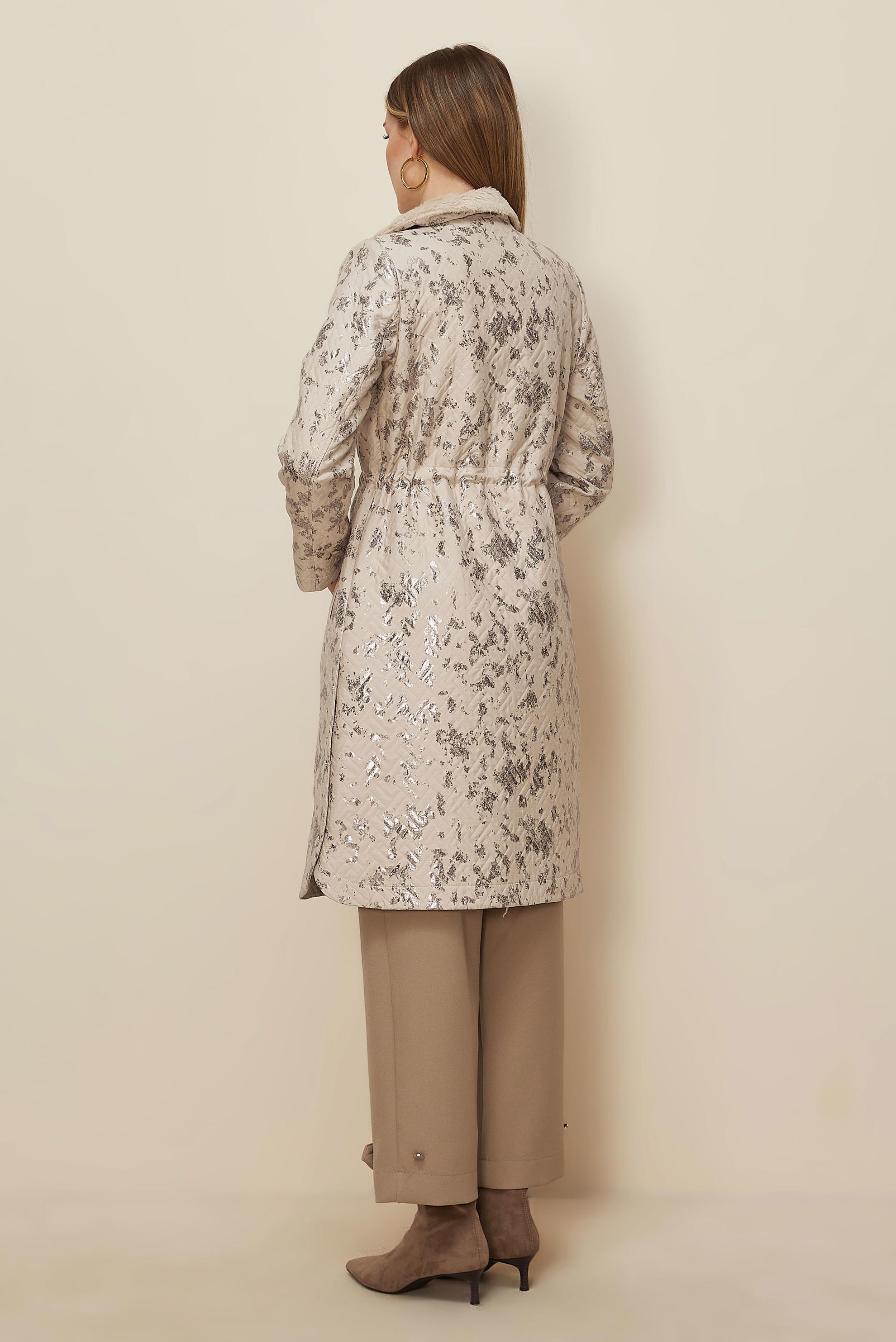 Tesettür giyim BEJ VARAKLI KAPİTONE TRENÇKOT 10989