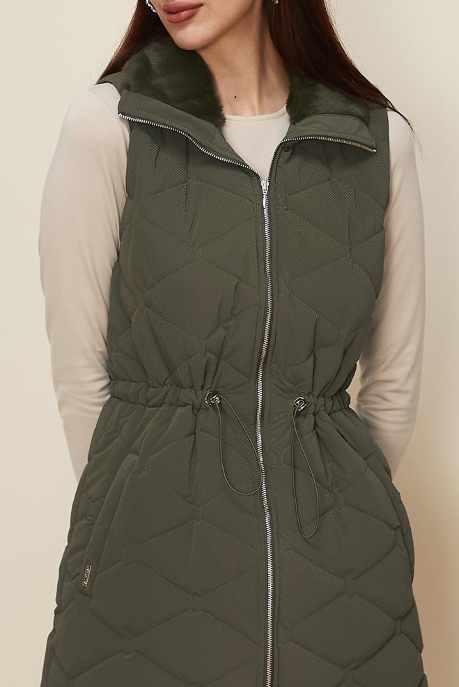 Tesettür giyim HAKİ BELİ BÜZGÜLÜ KAPİTONE YELEK 45273 - ALVİNA