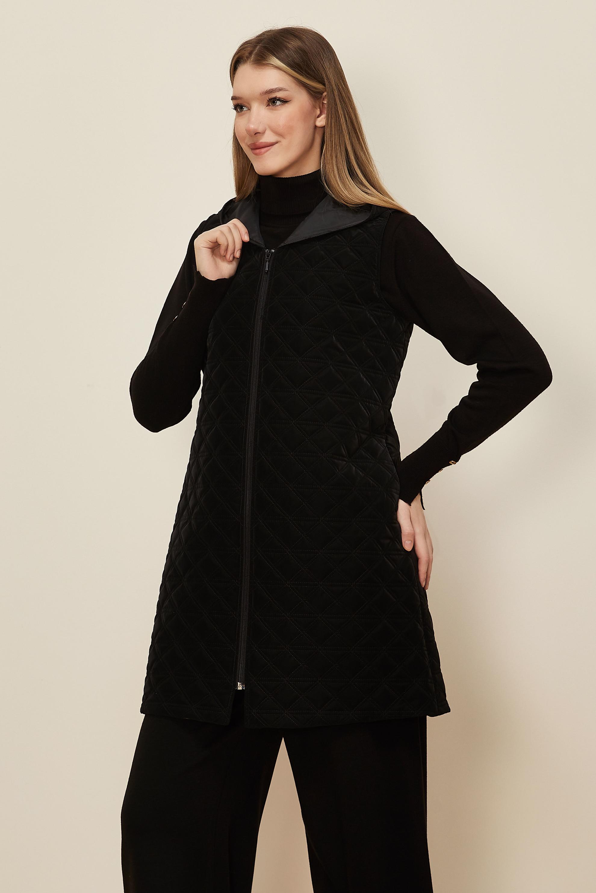 Tesettür giyim SİYAH KAPÜŞONLU KAPİTONE YELEK 46275