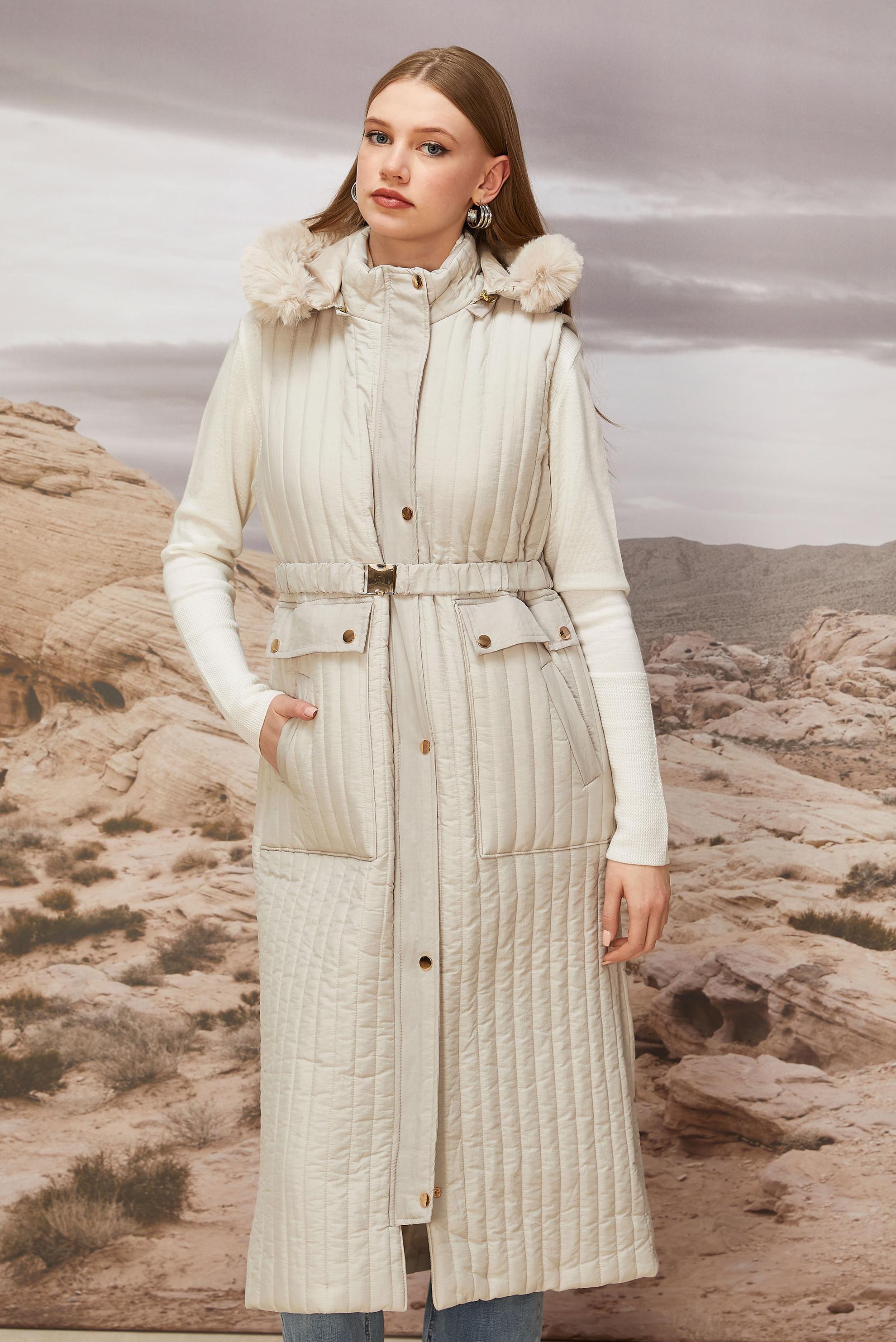 Tesettür giyim BEJ KAPİTONE YELEK 90596