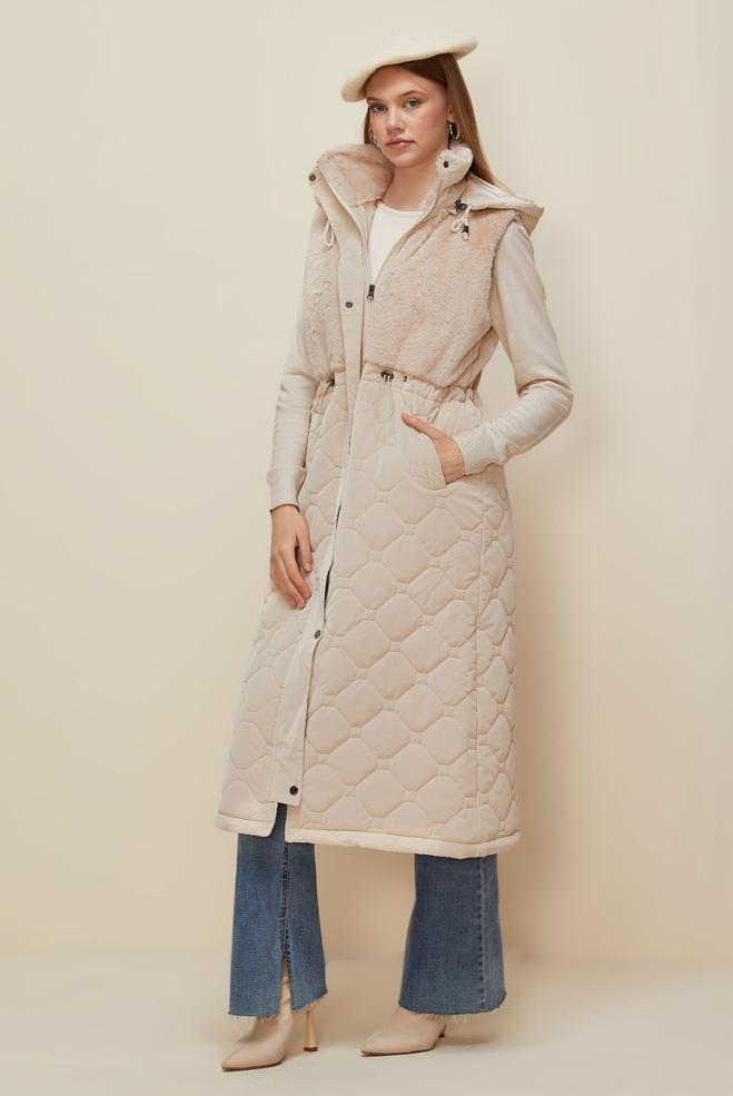 Vêtements hijab BEIGE GILET AVEC DÉTAILS EN FOURRURE 90598 - ALVİNA