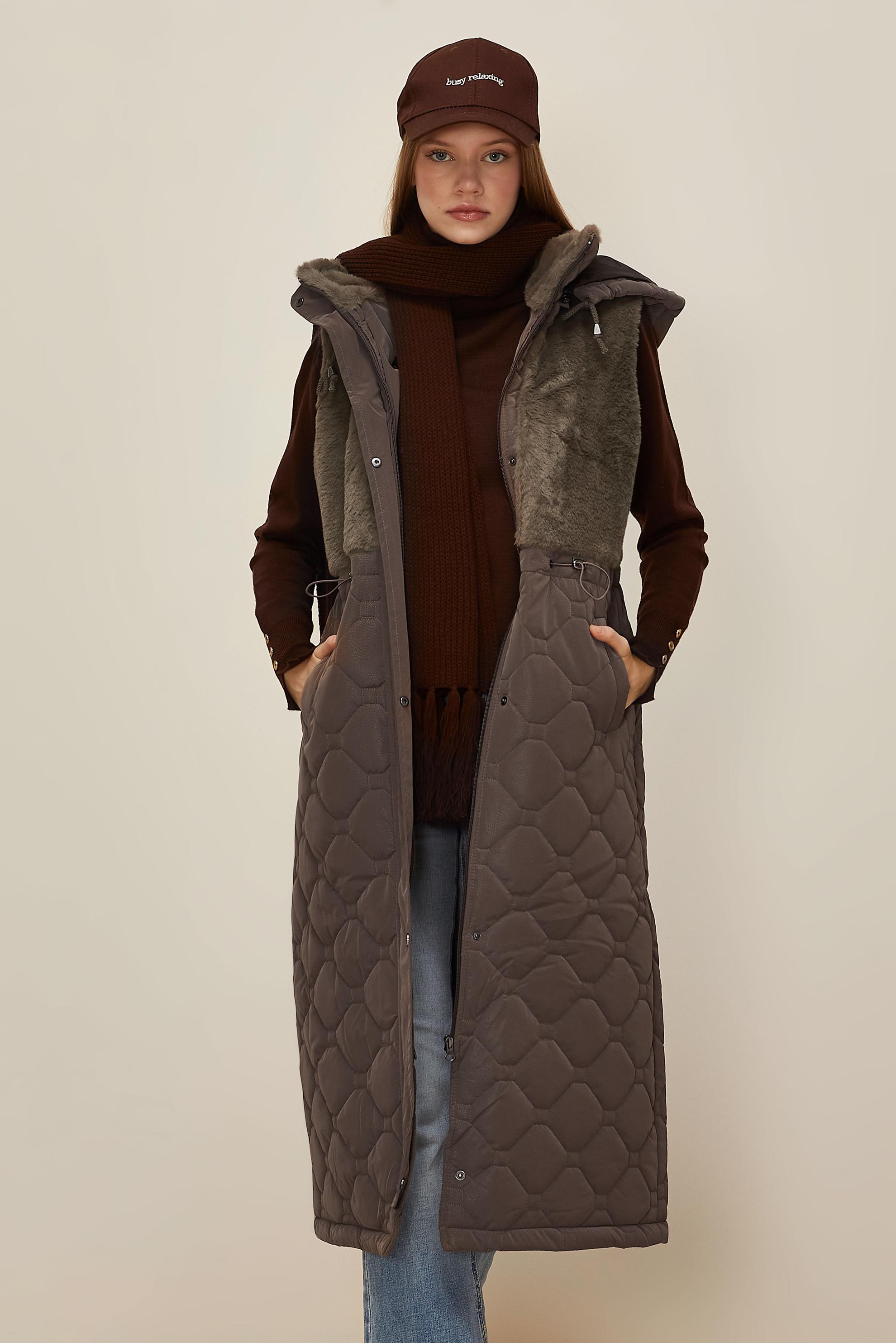 Vêtements hijab BRUN GILET AVEC DÉTAILS EN FOURRURE 90598