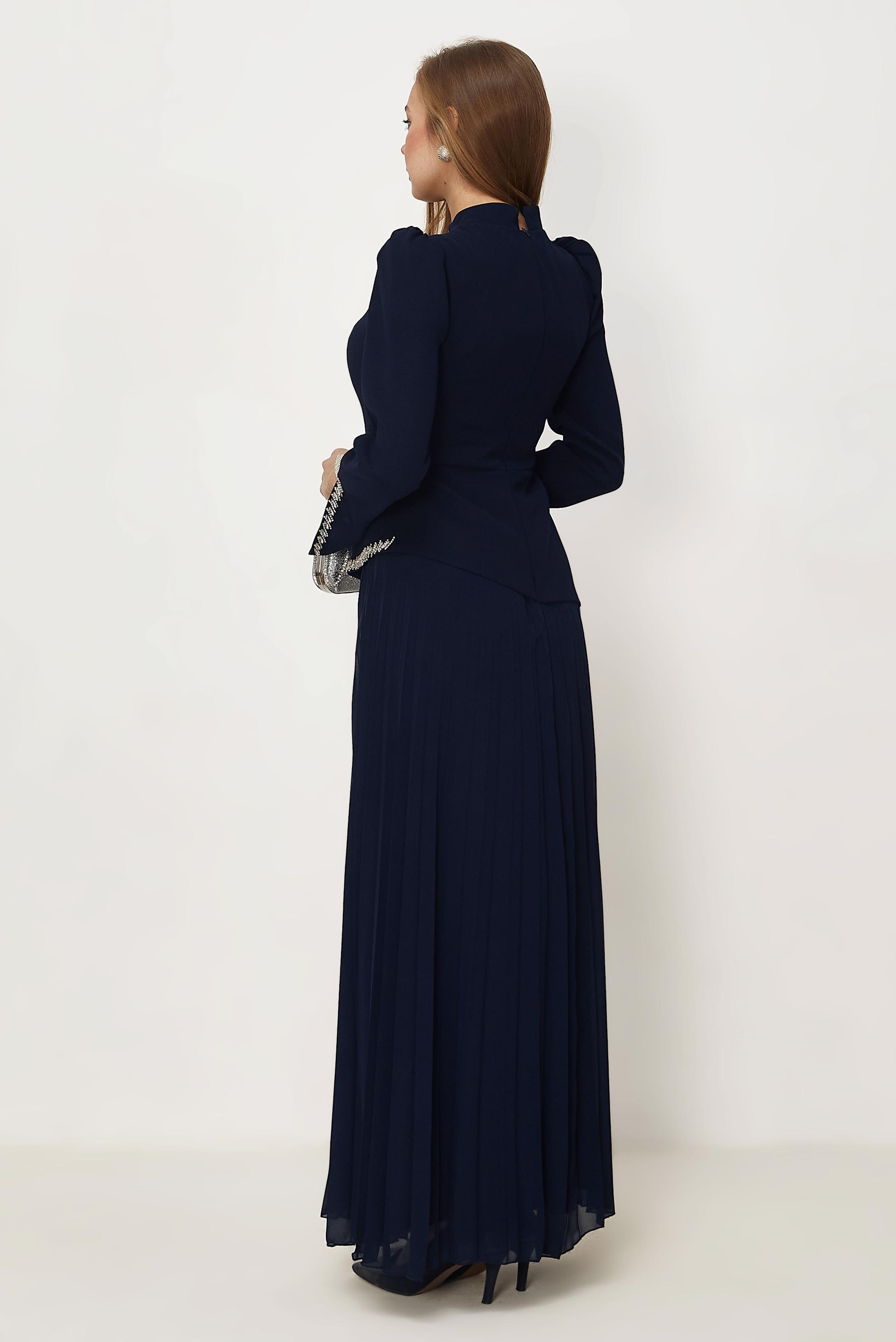 Hijab-Kleidung NAVY BLAU ABENDKLEID MIT EDELSTEINDETAILS 50558