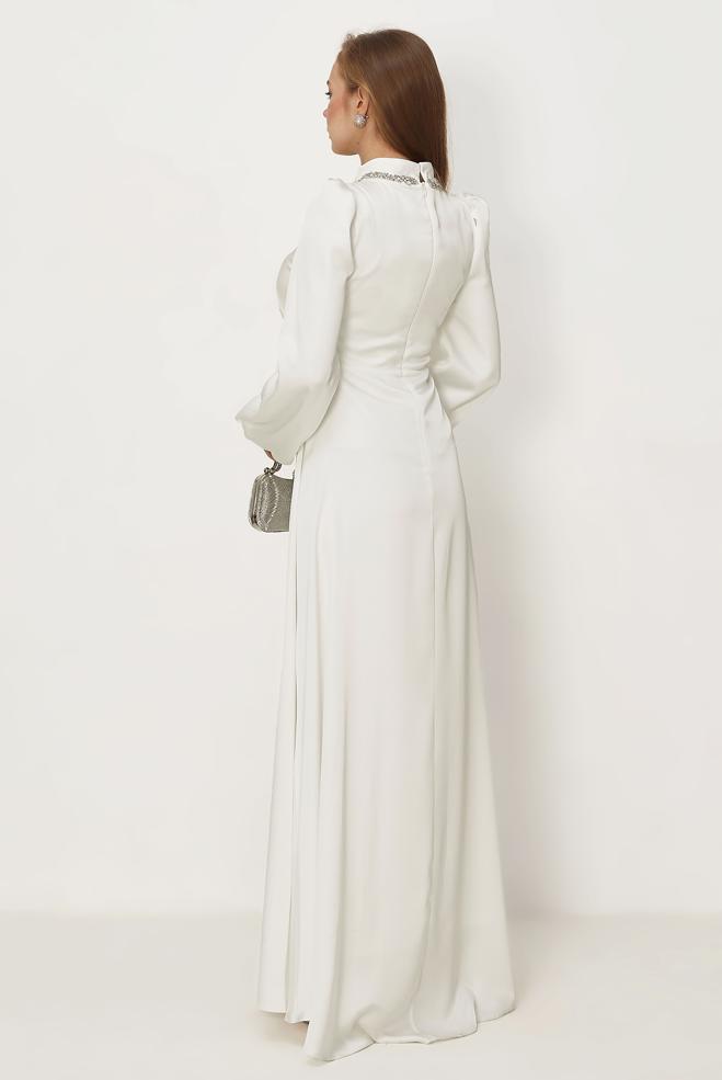 Hijab-Kleidung WEISS SATIN ABENDKLEID MIT EDELSTEIN DETAILS 50559 - ALVİNA