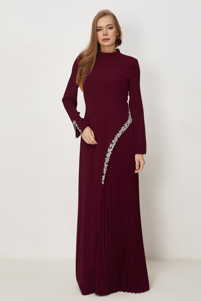 Hijab-Kleidung BURGUND ABENDKLEID MIT EDELSTEIN DETAILS 50542 - ALVİNA