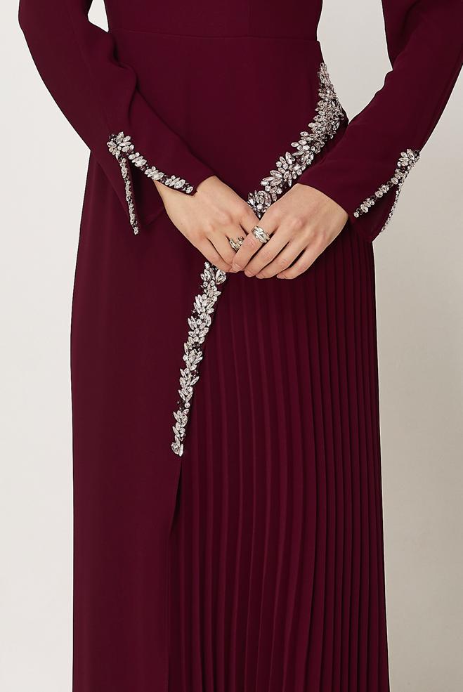 Hijab-Kleidung BURGUND ABENDKLEID MIT EDELSTEIN DETAILS 50542 - ALVİNA