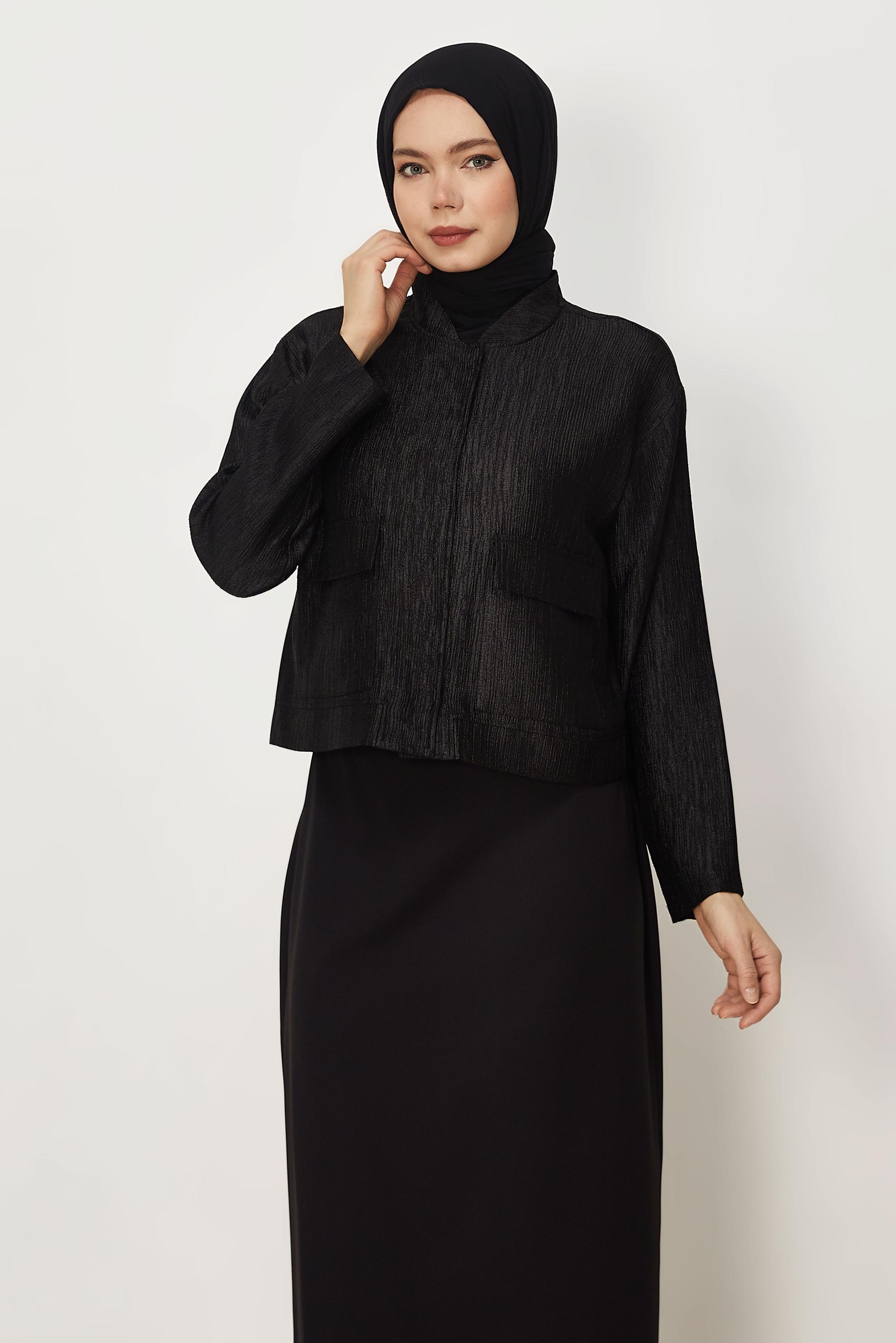 Koyu Tonlarda Yaz Şıklığı