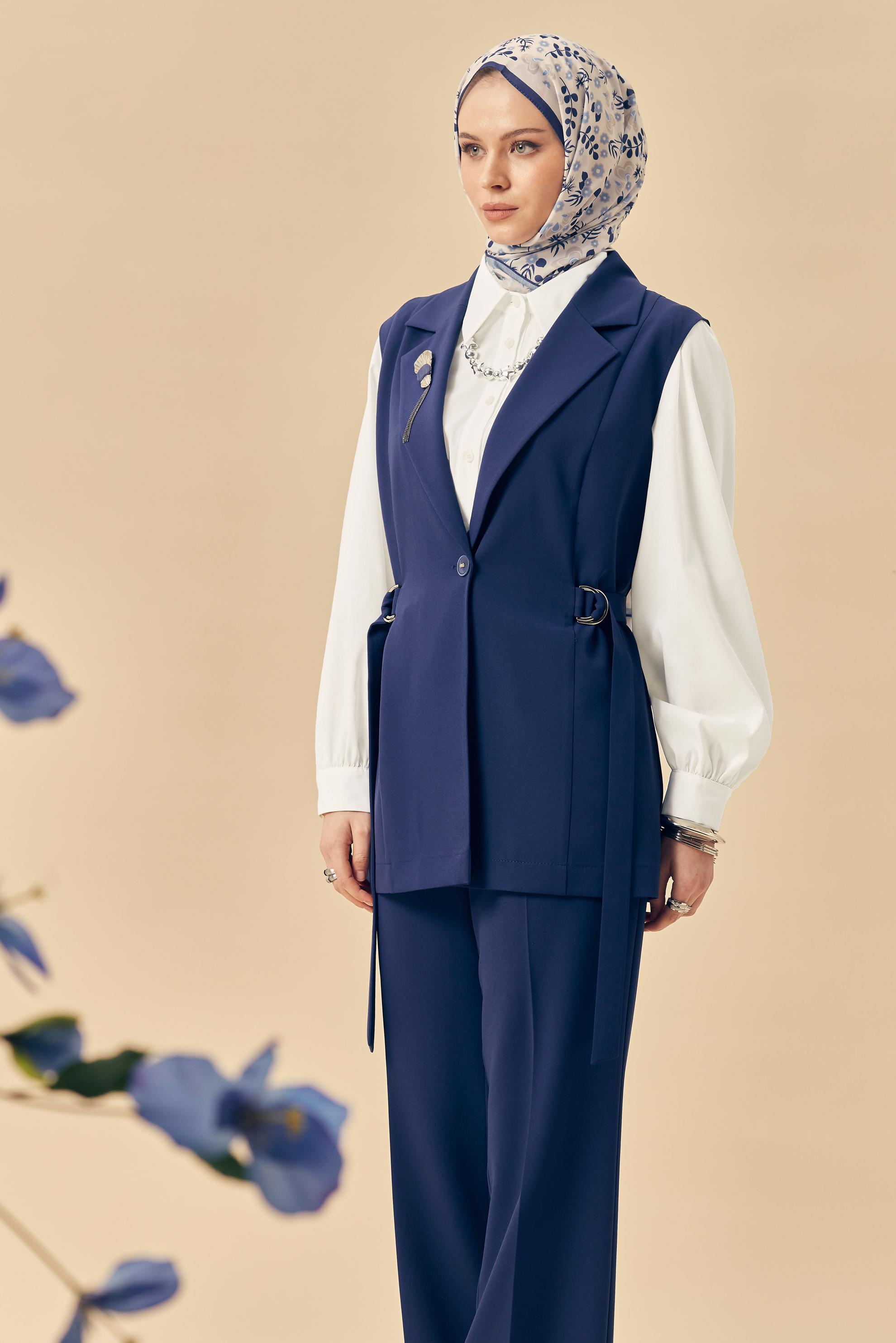 Hijab-Kleidung WEISS BLUSE MIT HEMDKRAGEN 46441