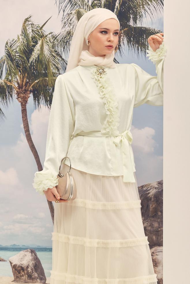 Hijab-Kleidung WEISS SATINBLUSE MIT RÜSCHENDETAIL 46485 - ALVİNA