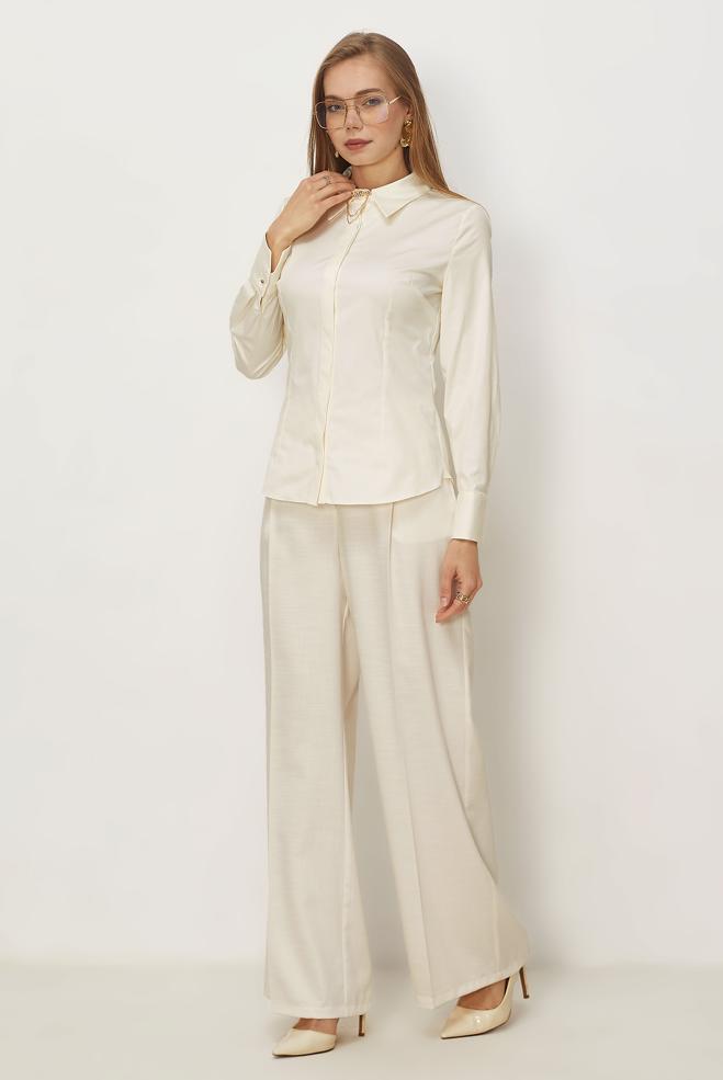 Hijab-Kleidung ECRU BLUSE AUS SATIN MIT HEMDKRAGEN 46529 - ALVİNA