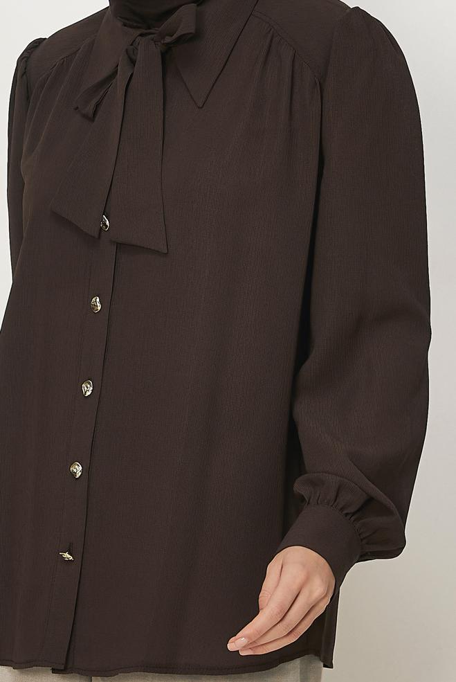 Tesettür giyim KAHVE BOYUNDAN BAĞLAMALI BLUZ 46752 - ALVİNA