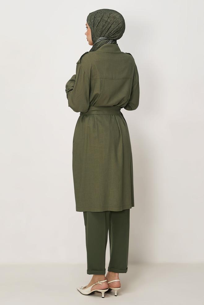 Hijab-Kleidung KHAKI LEINENJACKE MIT GÜRTEL 46393 - ALVİNA