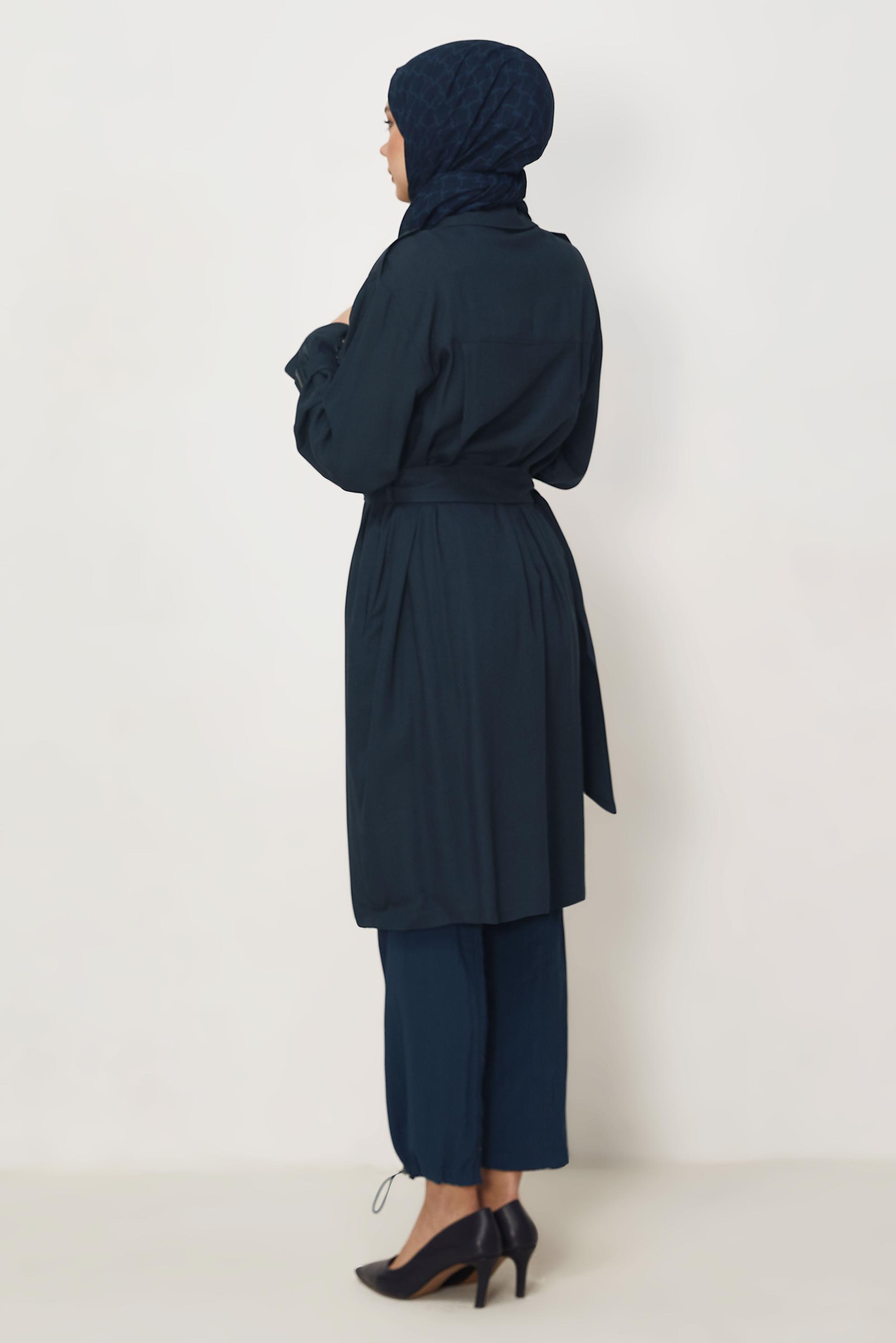 Hijab-Kleidung NAVY BLAU LEINENJACKE MIT GÜRTEL 46393
