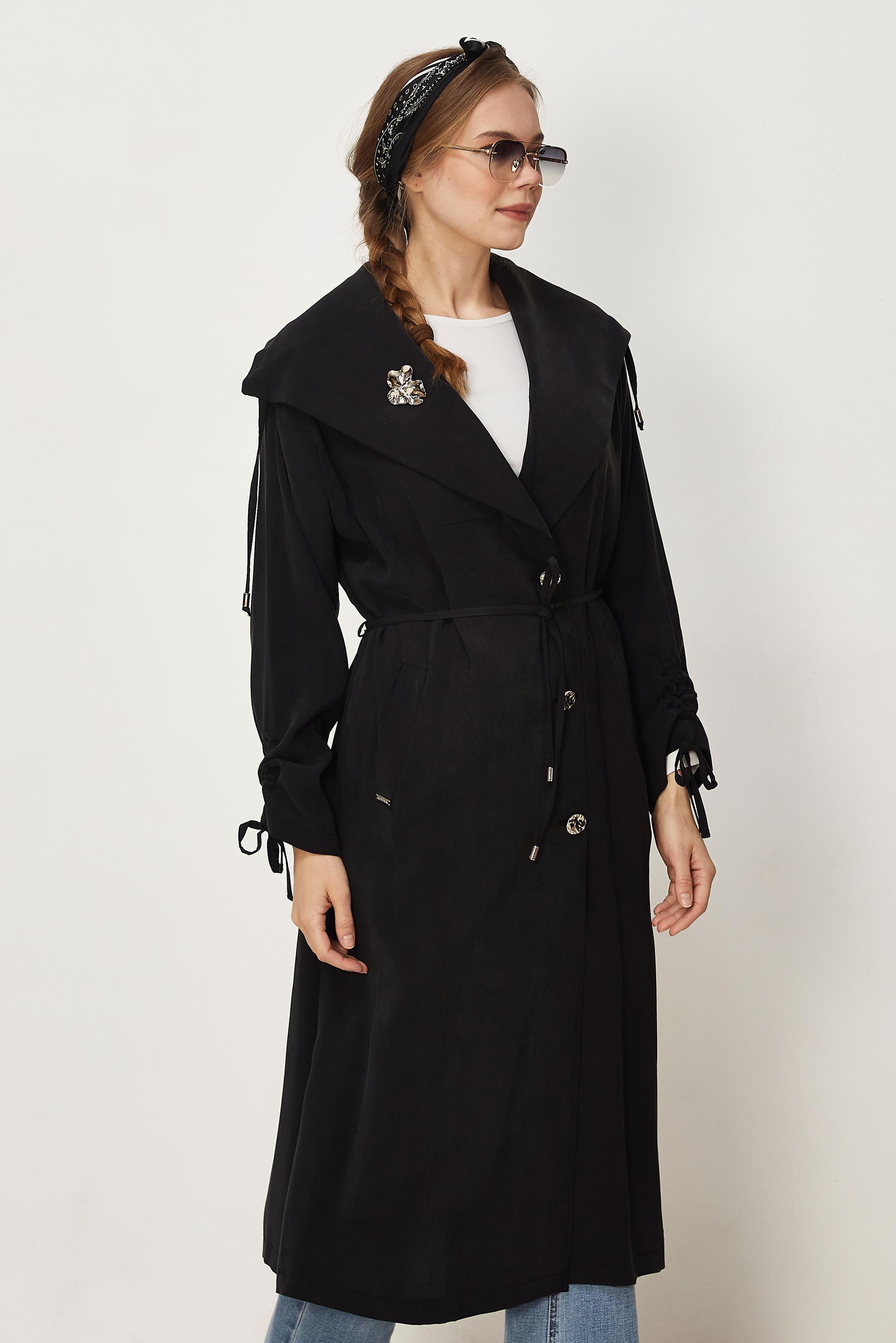 Hijab-Kleidung SCHWARZ JACKE AUS MODAL MIT GÜRTEL 46439