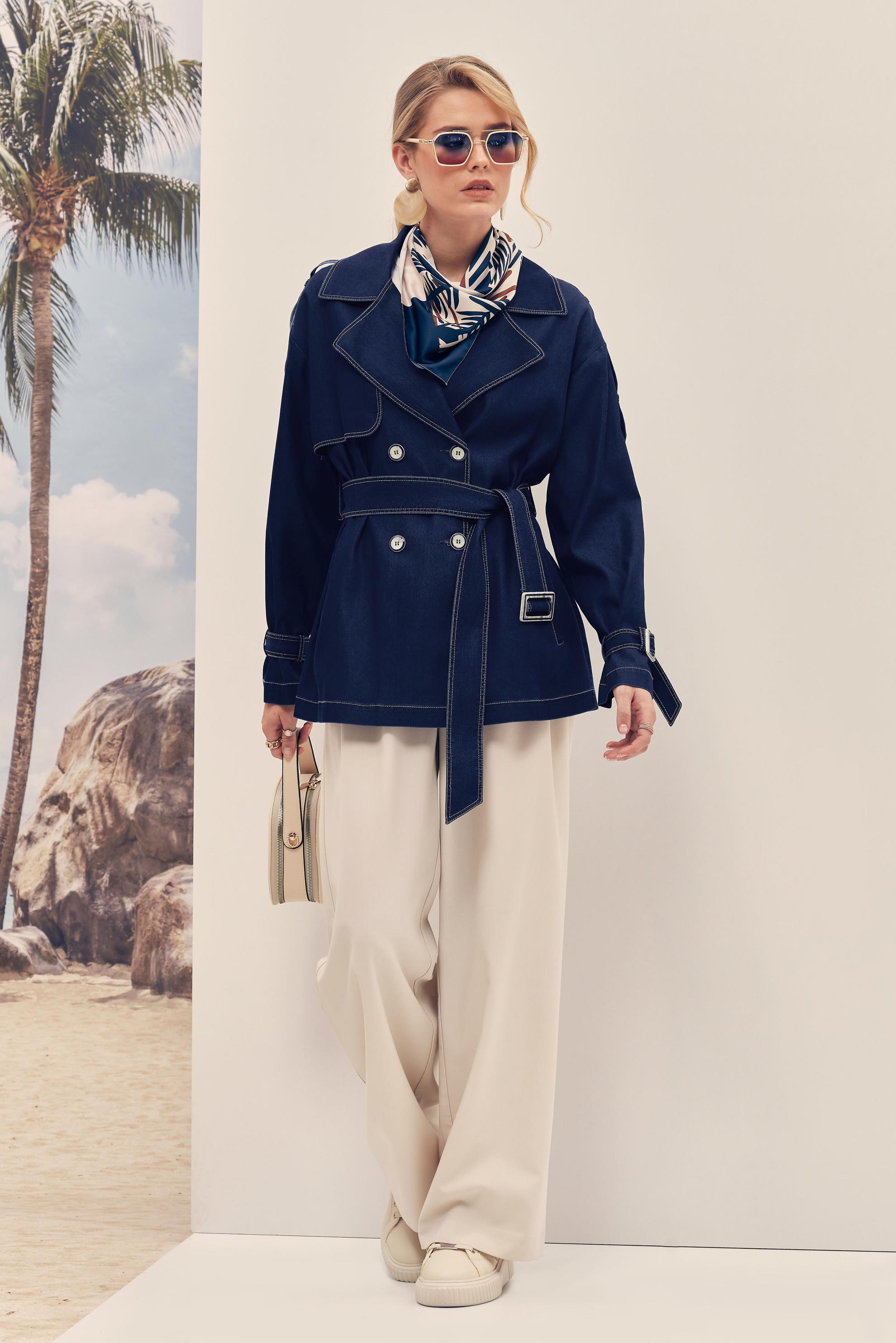 Hijab-Kleidung NAVY BLAU JEANSJACKE MIT GÜRTEL 46445