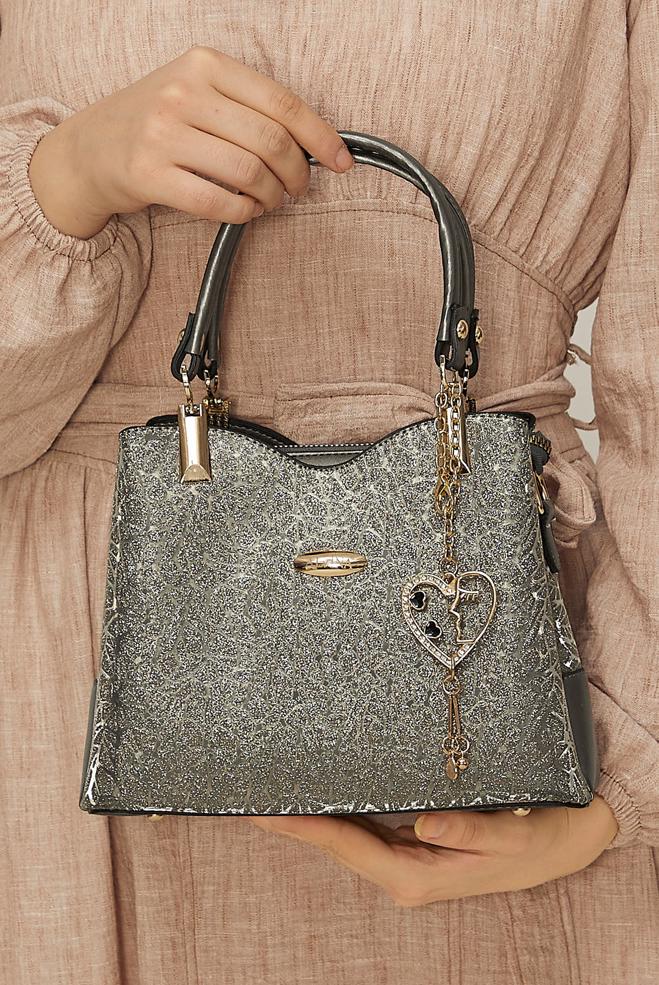 Tesettür giyim BEJ ALVİNA AKSESUARLI PARLAK ÇANTA 2184-1 - ALVİNA