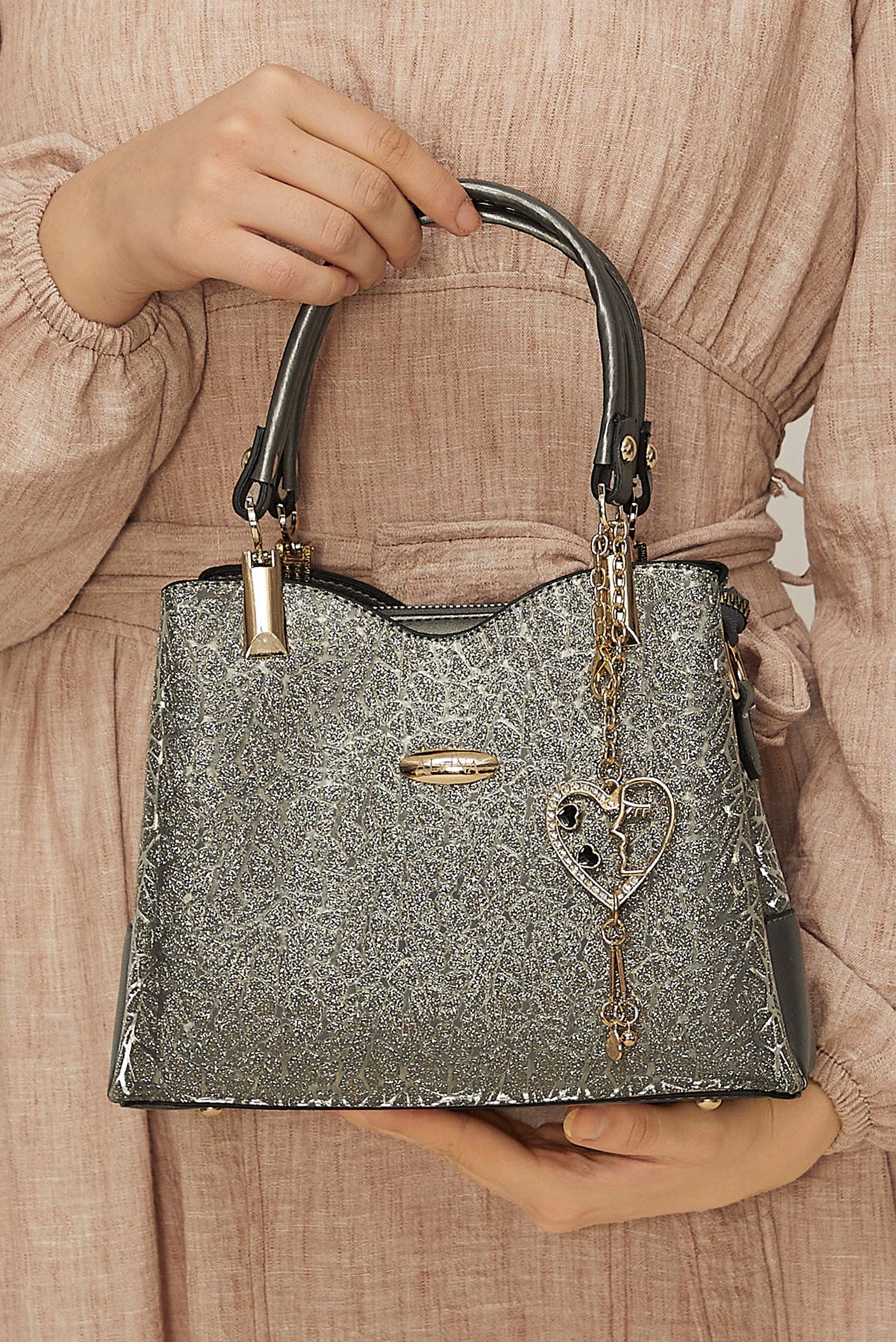 Tesettür giyim BEJ ALVİNA AKSESUARLI PARLAK ÇANTA 2184-1