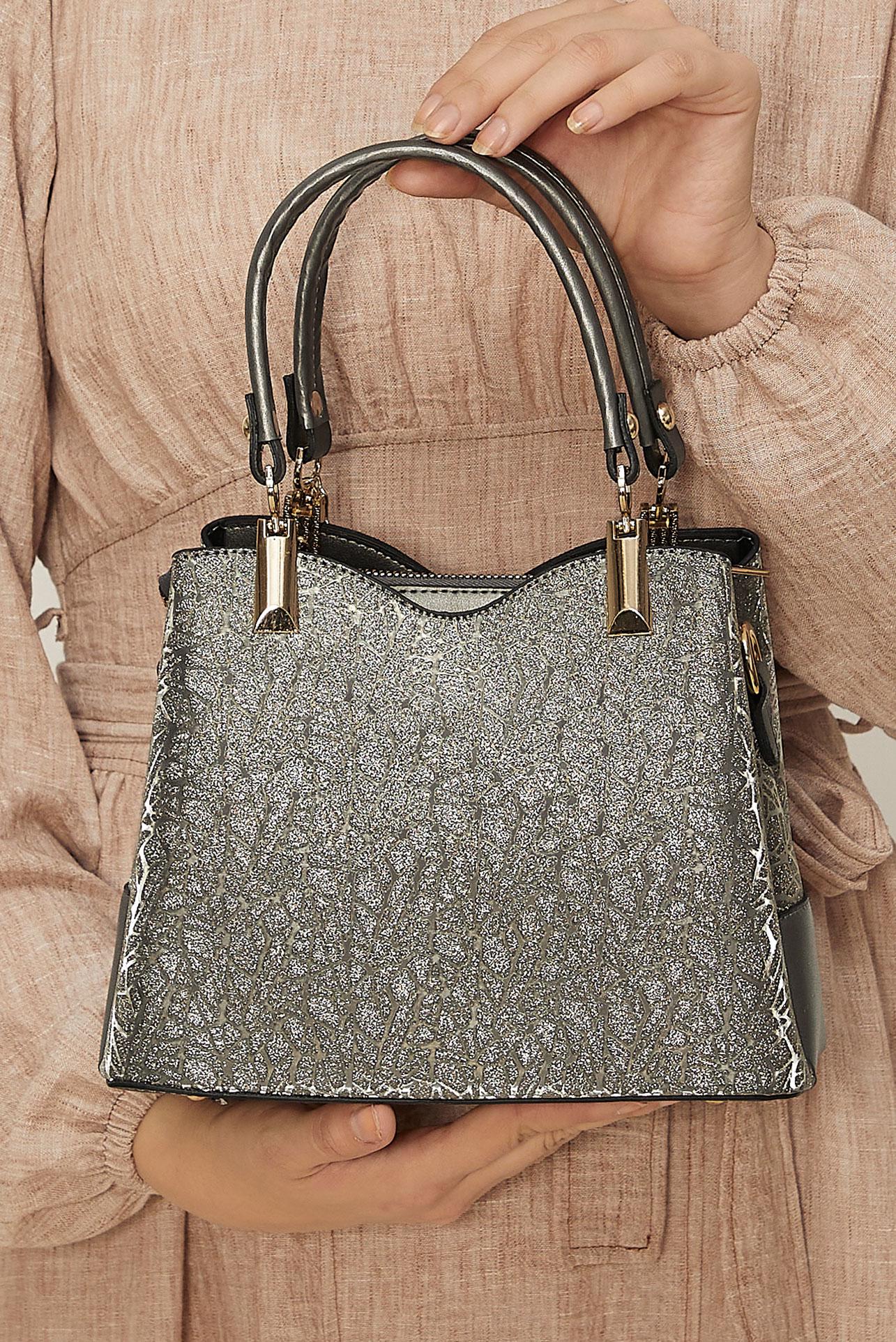 Tesettür giyim BEJ ALVİNA AKSESUARLI PARLAK ÇANTA 2184-1