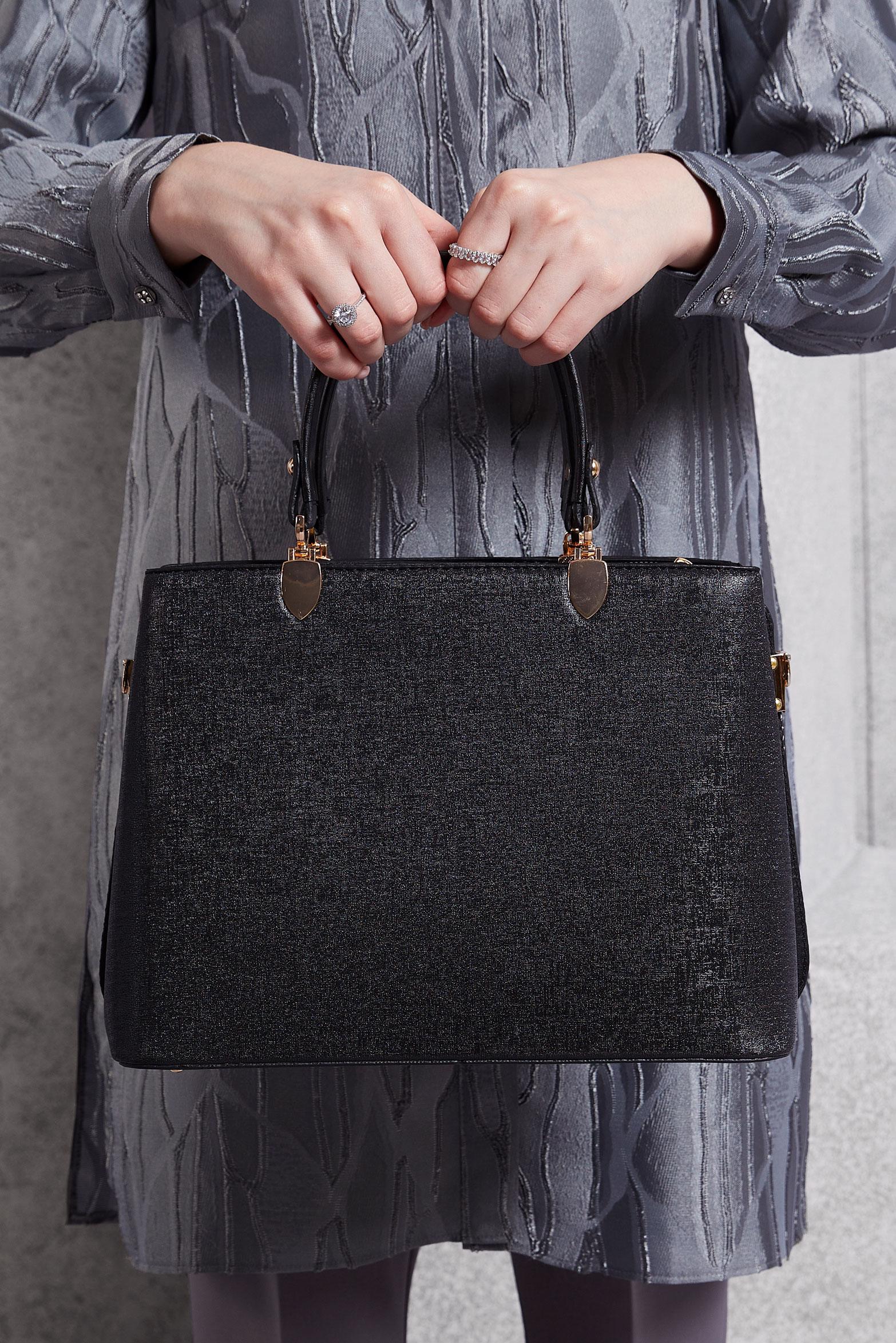 Tesettür giyim SİYAH ALVİNA PÜSKÜL DETAYLI ÇANTA 2205