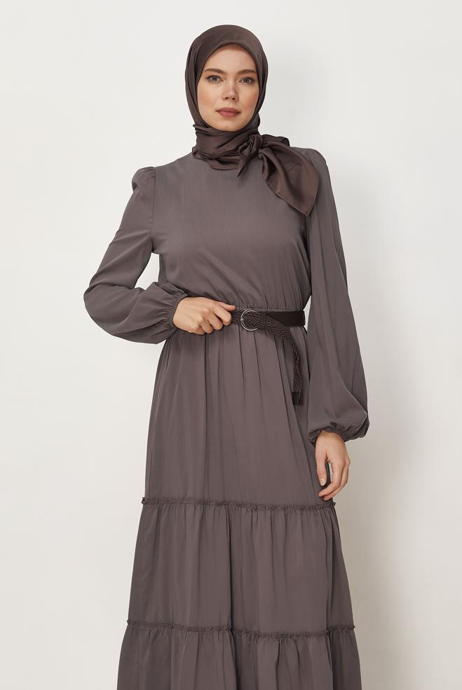 Hijab-Kleidung NERZ KLEID MIT GÜRTEL 45727 - ALVİNA