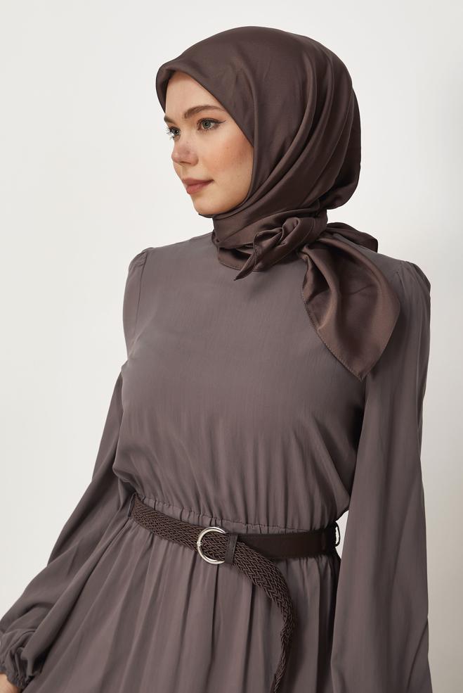 Hijab-Kleidung NERZ KLEID MIT GÜRTEL 45727 - ALVİNA