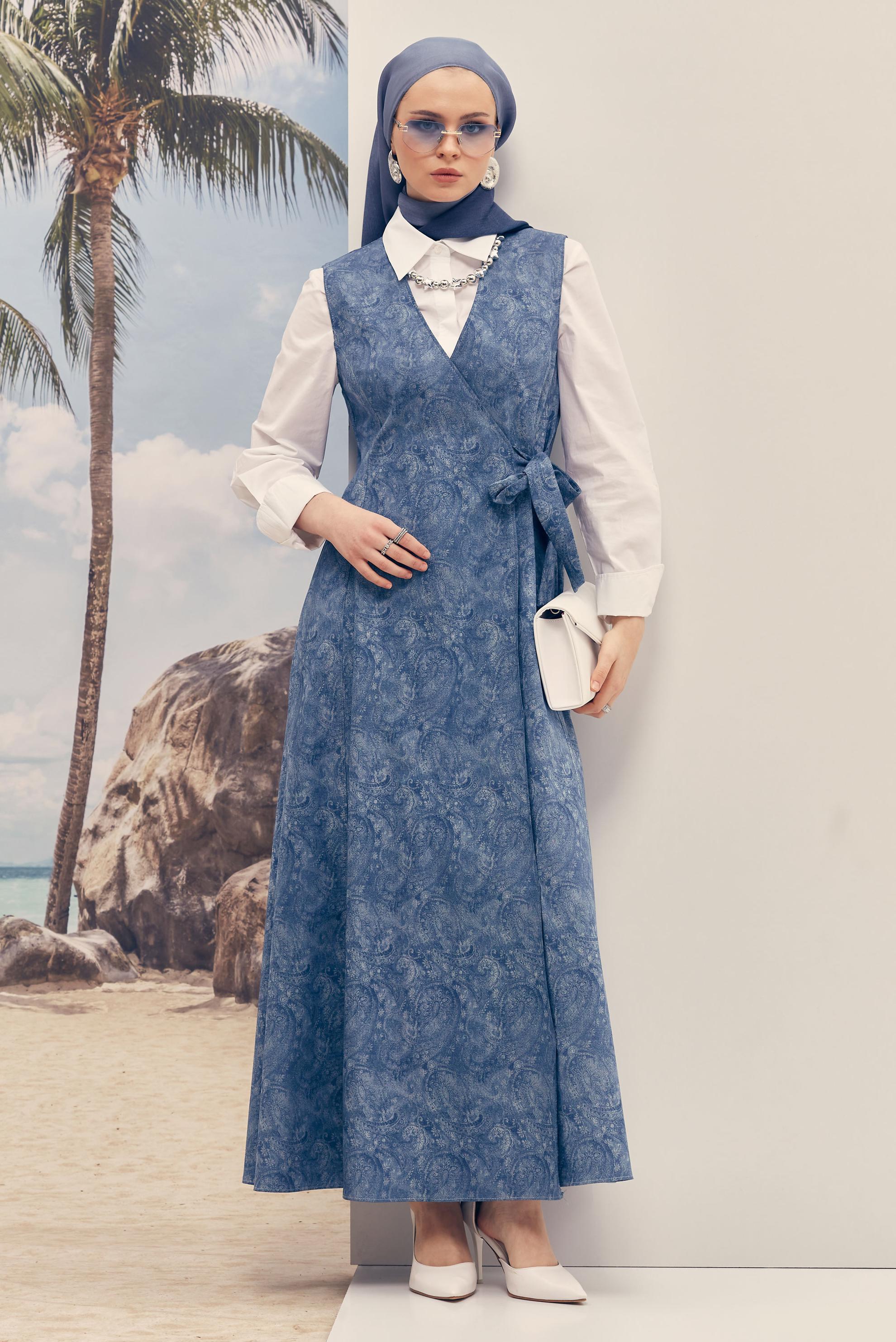 Hijab-Kleidung BLAU TRÄGERKLEID IN DENIM-OPTIK 46312