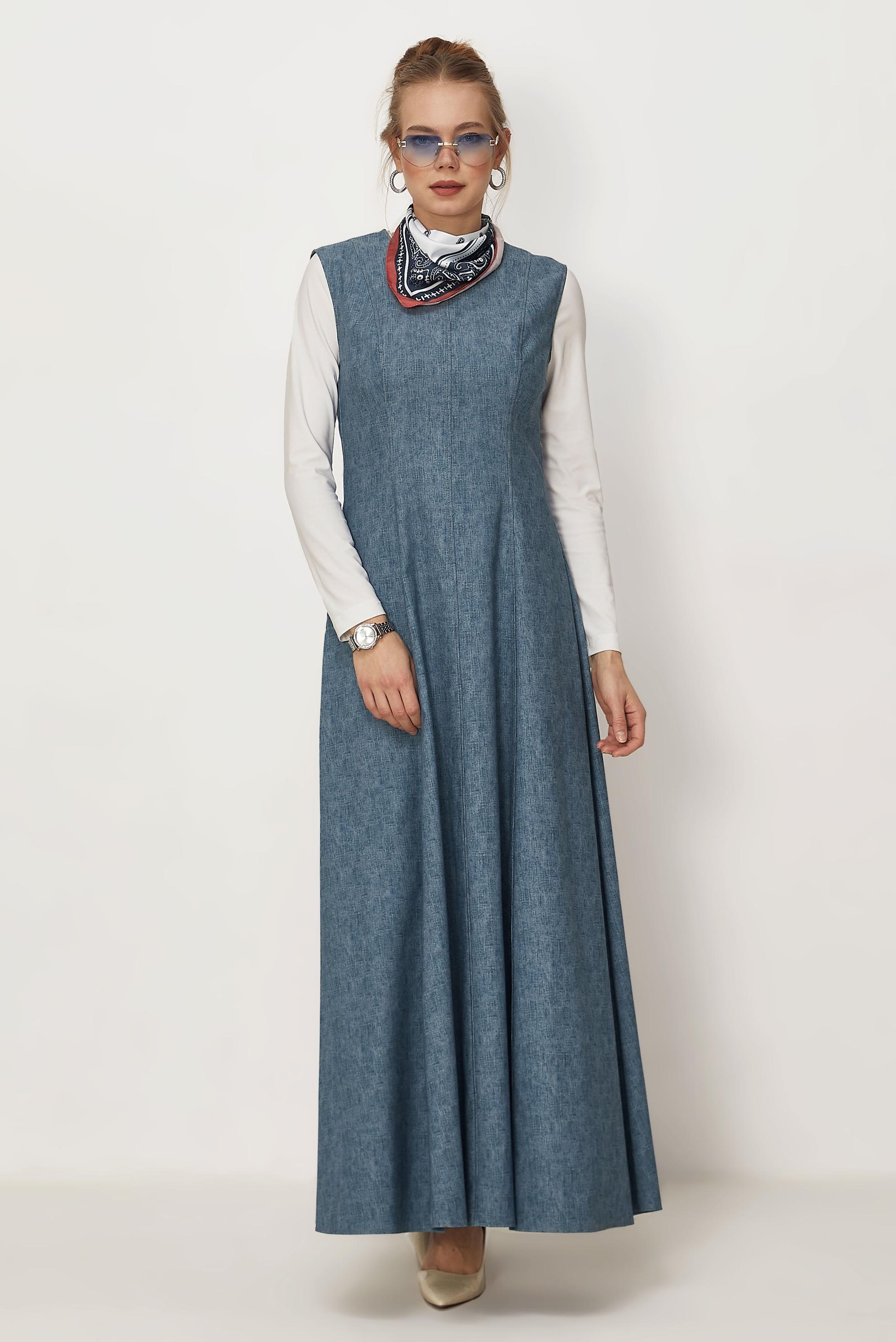 Hijab-Kleidung BLAU TRÄGERKLEID MIT DENIM-LOOK 46313