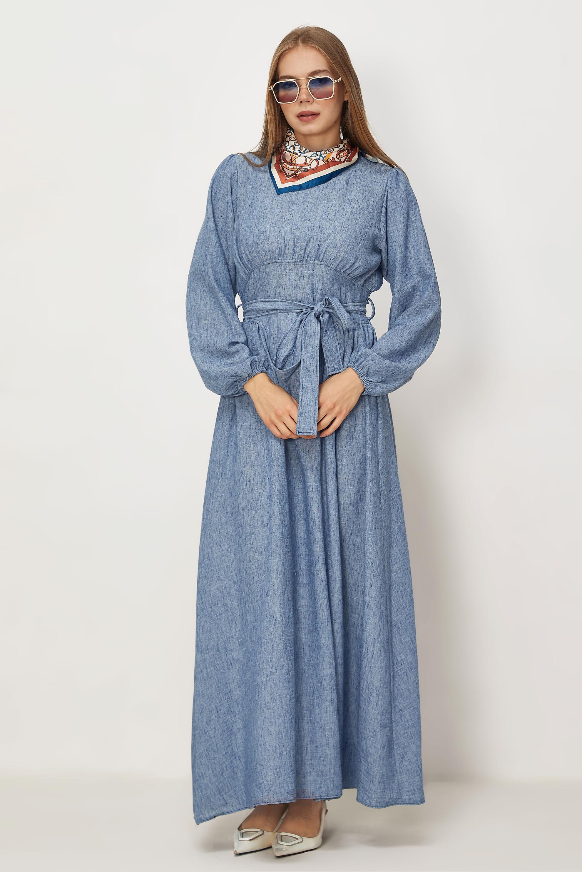 Hijab-Kleidung NAVY BLAU LEINENKLEID MIT GÜRTEL 46314