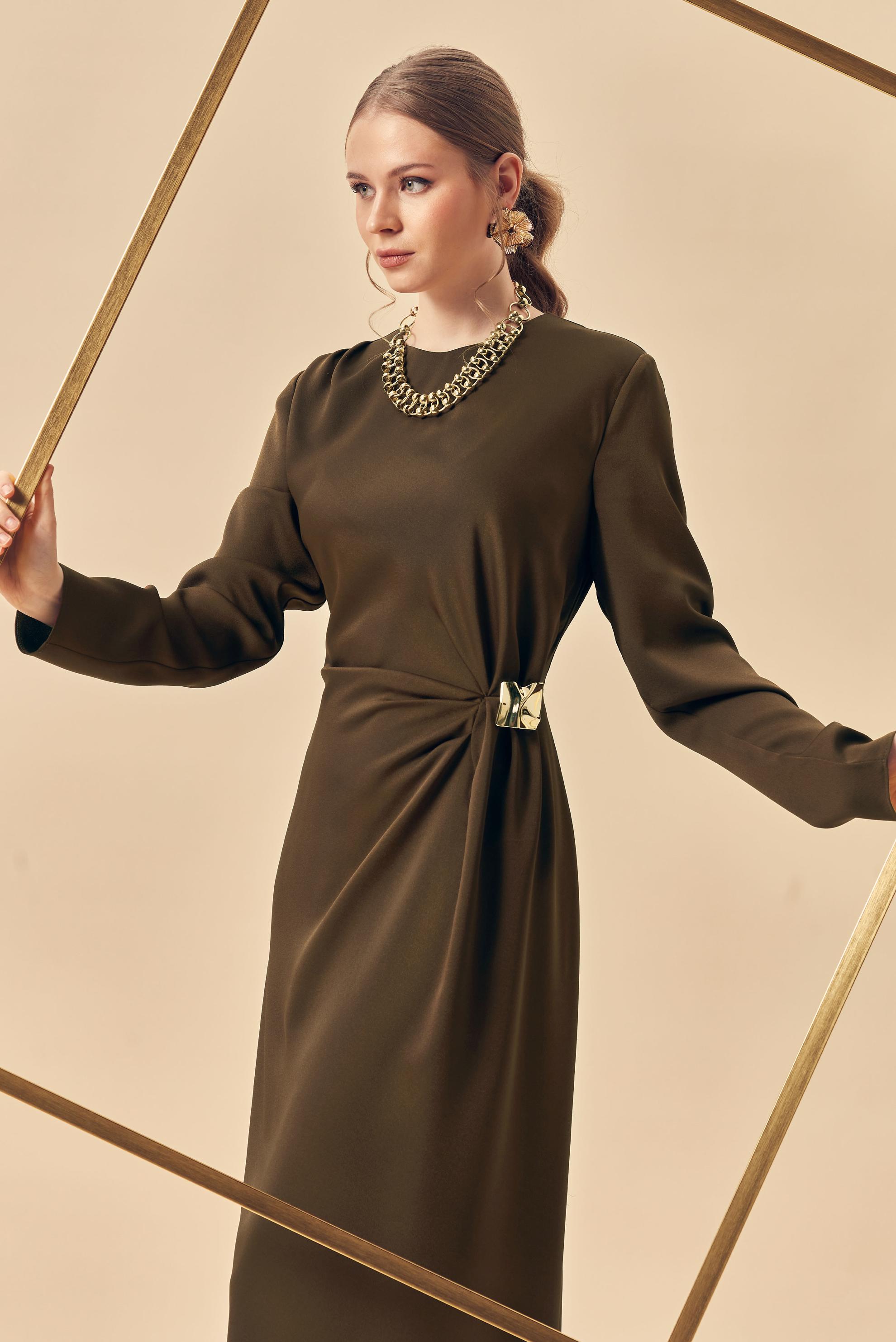 Hijab-Kleidung BRAUN SATIN-KREPPKLEID 46325