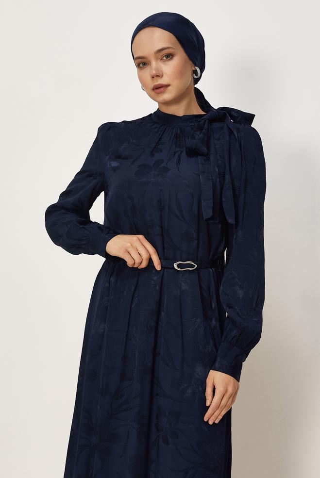Hijab clothing NAVY BLUE BELTED SATIN JACQUARD DRESS 46411 - ALVİNA