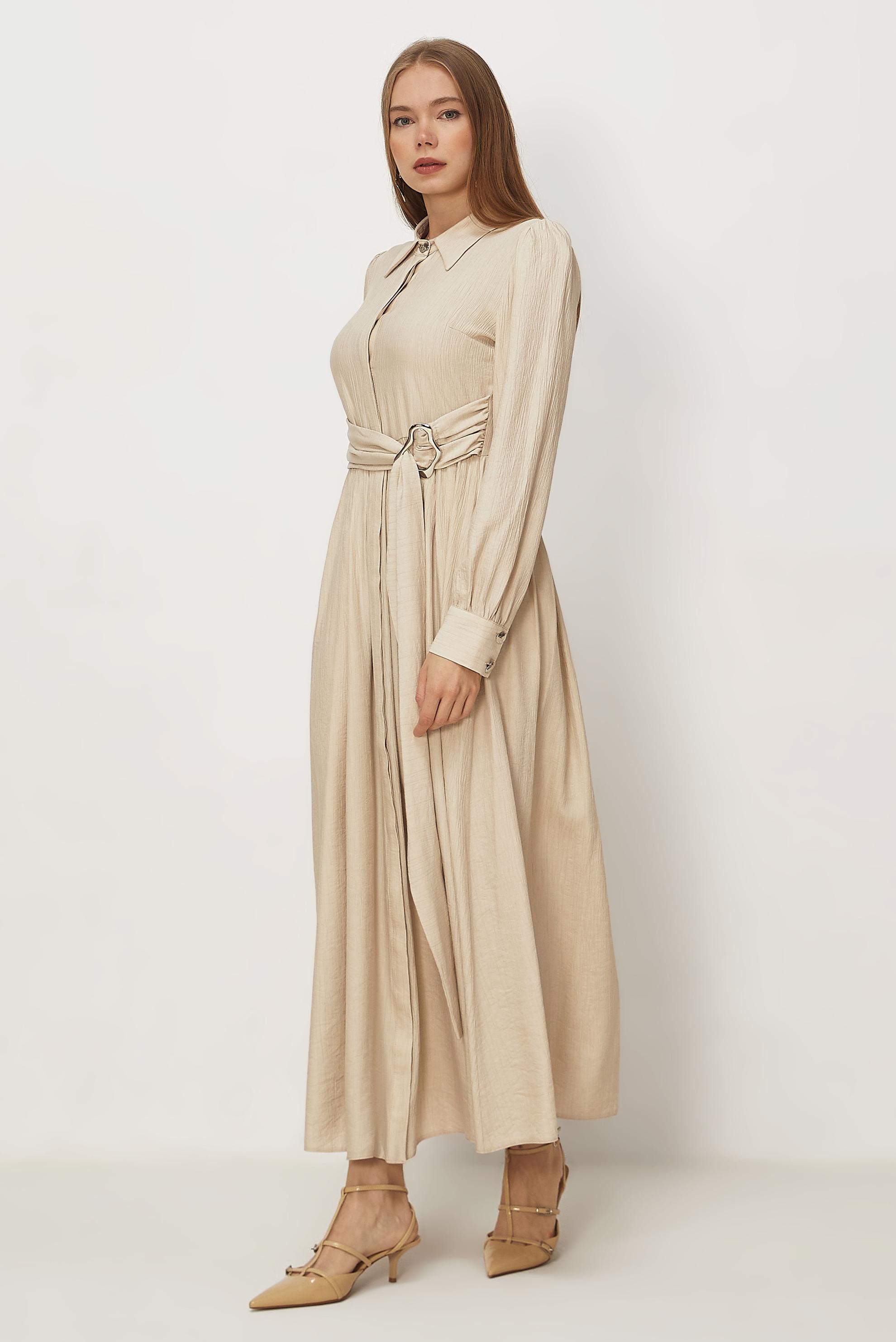 Hijab-Kleidung BEIGE KLEID MIT GÜRTEL 46419