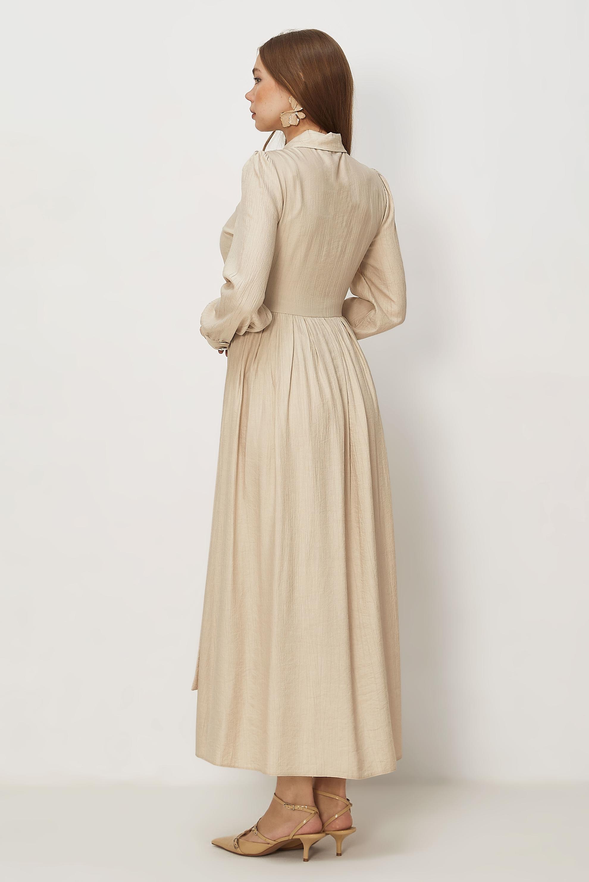 Hijab-Kleidung BEIGE KLEID MIT GÜRTEL 46419