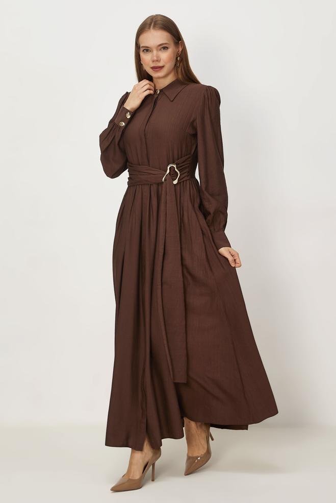 Hijab-Kleidung BRAUN KLEID MIT GÜRTEL 46419 - ALVİNA