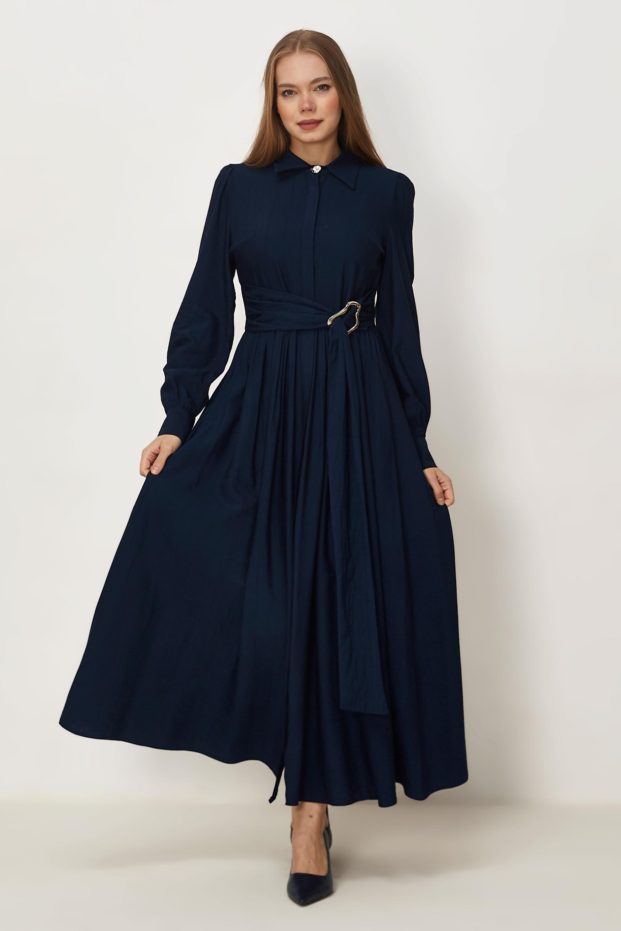 Hijab-Kleidung NAVY BLAU KLEID MIT GÜRTEL 46419