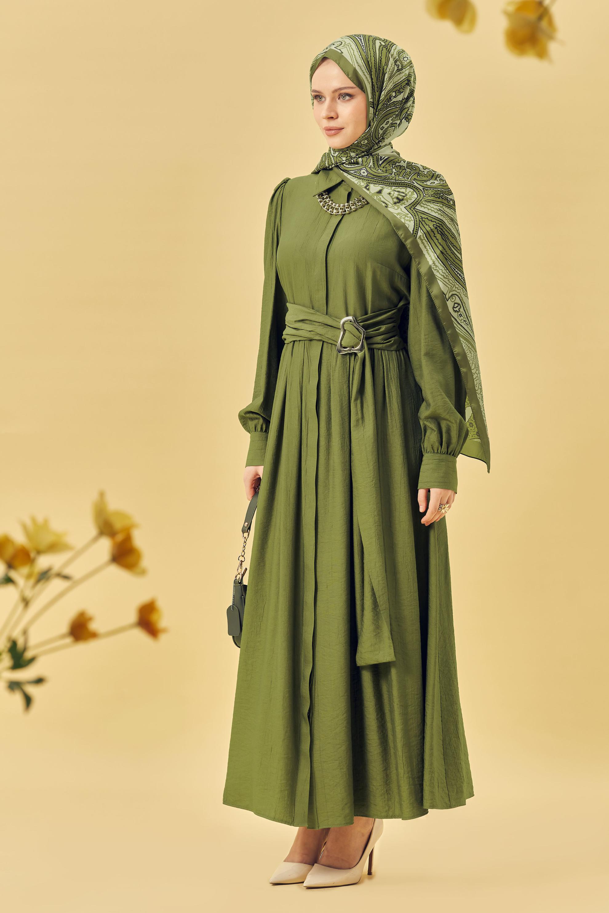 Hijab-Kleidung GRÜN KLEID MIT GÜRTEL 46419