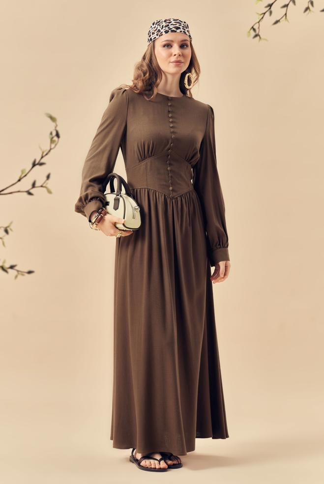Hijab-Kleidung BRAUN GEKNÖPFTES LEINENKLEID 46422 - ALVİNA
