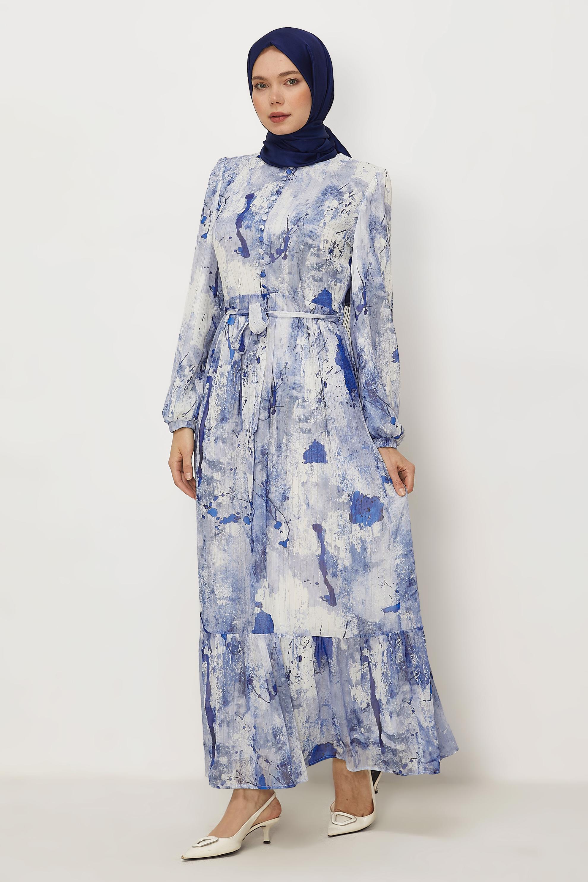 Hijab-Kleidung NAVY BLAU GEMUSTERTES KLEID MIT GÜRTEL 46424