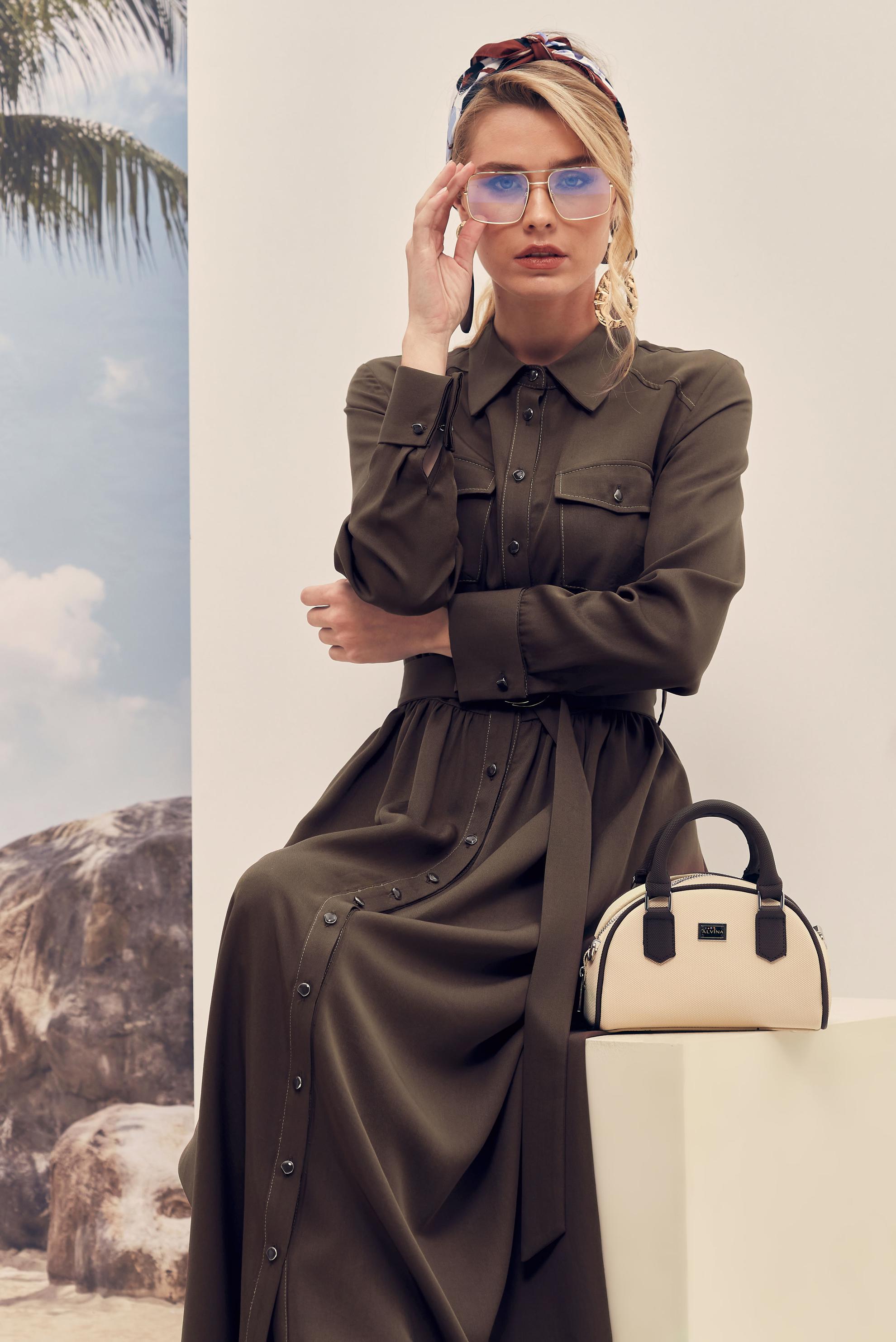 Hijab-Kleidung BRAUN JEANSKLEID MIT GÜRTEL 46432