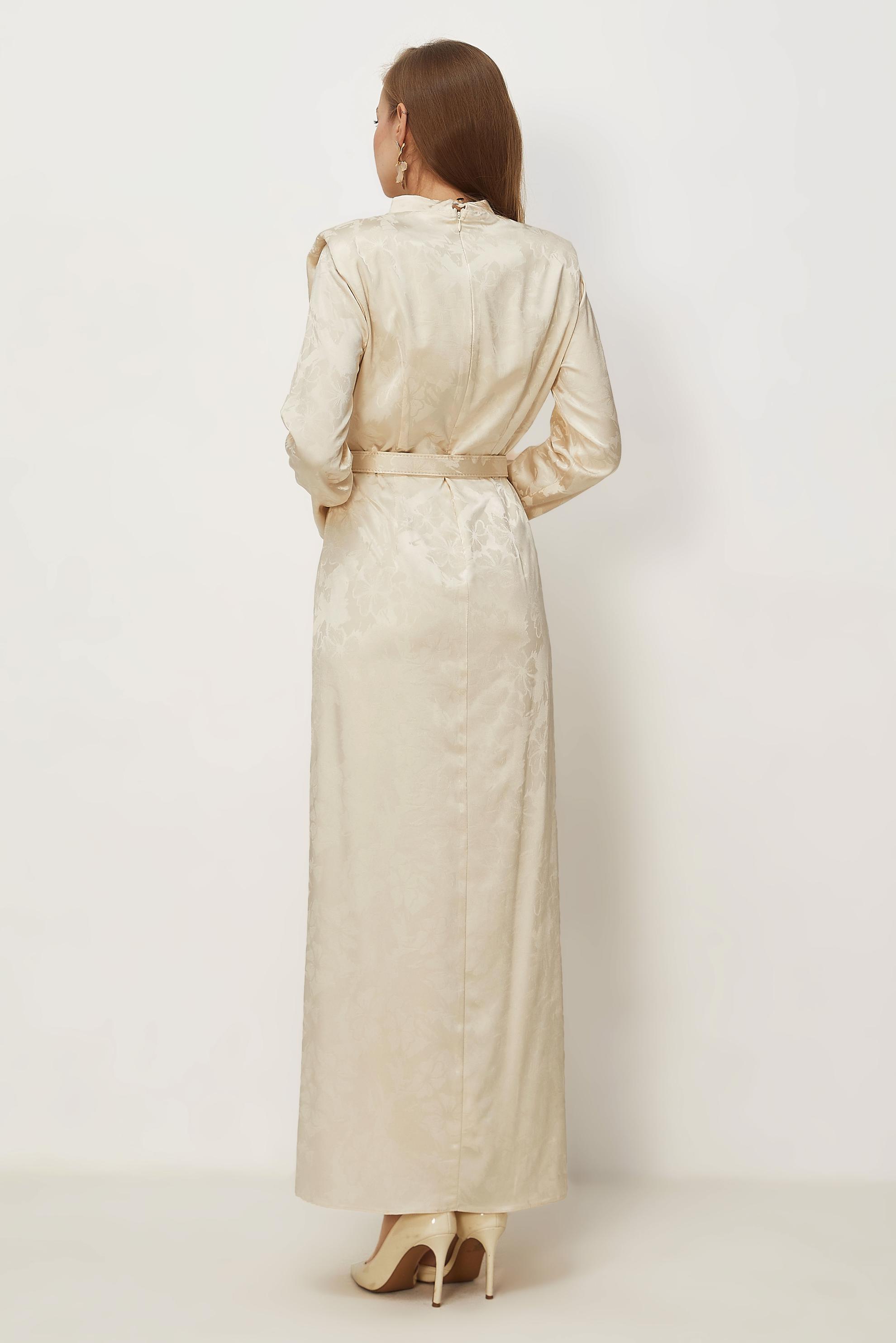 Hijab-Kleidung BEIGE SATIN-JACQUARD-KLEID MIT GÜRTEL 46517